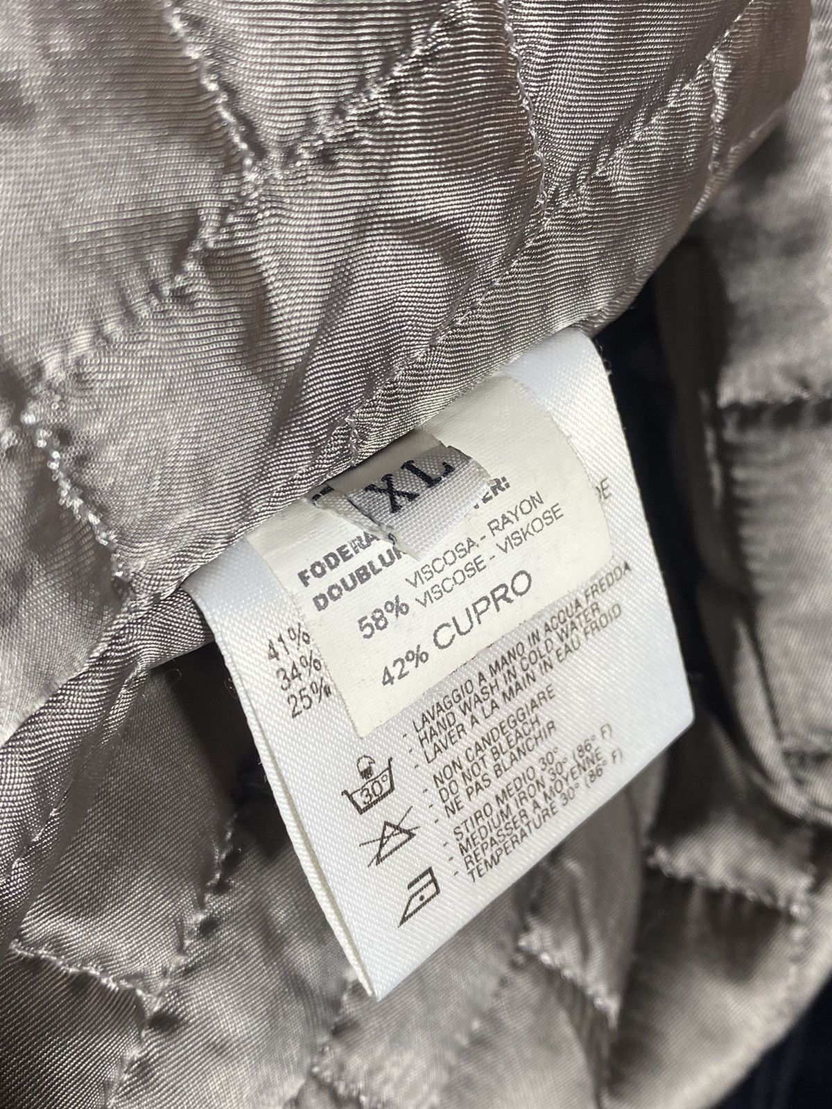 Vintage Vintage 90s Versace Classic V2 Rare Corduroy Velvet Jacket Size US XL / EU 56 / 4 - 18 Thumbnail