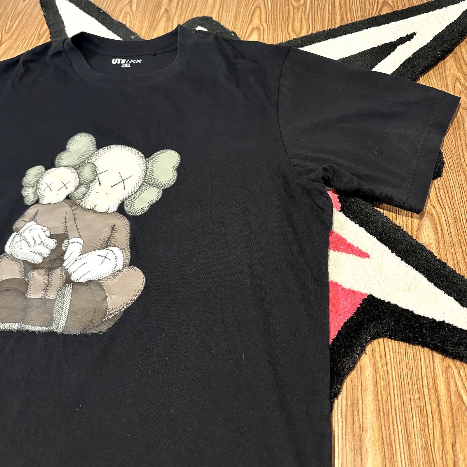 Kaws KAWS x UNIQLO UT Short Sleeve Graphic T-Shirt – US Size XL Size US XL / EU 56 / 4 - 4 Thumbnail
