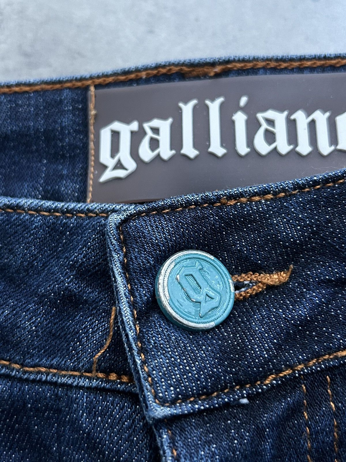 John Galliano × Vintage Galliano flared washed jeans Y2K vintage Size 28" / US 6 / IT 42 - 9 Thumbnail