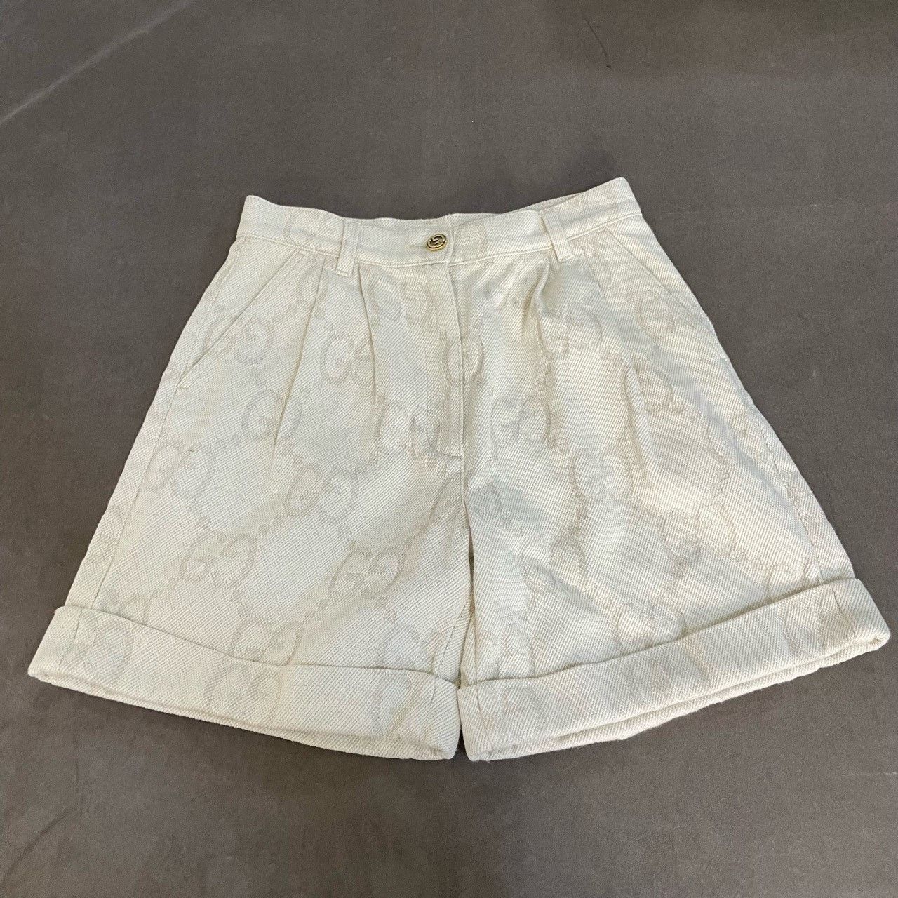 Gucci Gucci White full-print denim shorts 2501-Nextarrow Size US XS / EU 42 / 0 - 1 Thumbnail