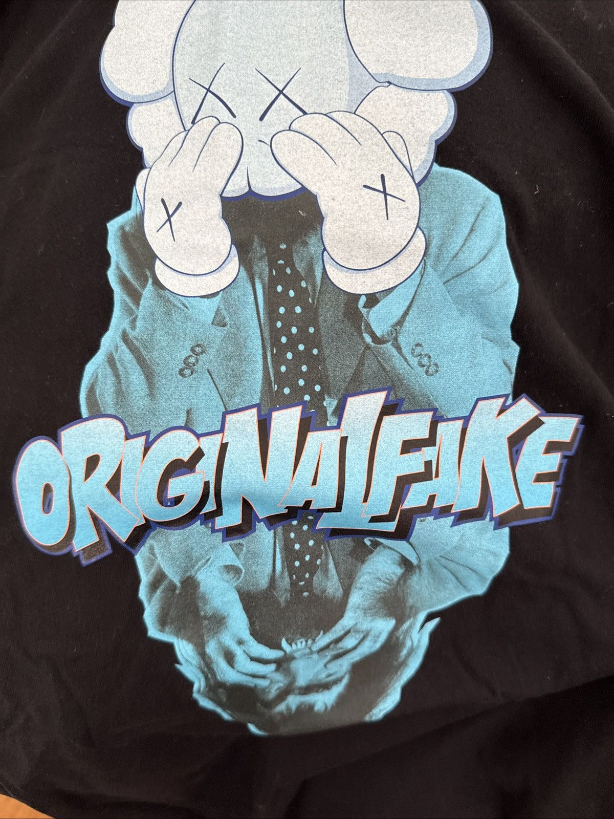 Original Fake OriginalFake X Kaws 2009 Halloween T-Shirt Size 4 -US Large Size US L / EU 52-54 / 3 - 4 Thumbnail