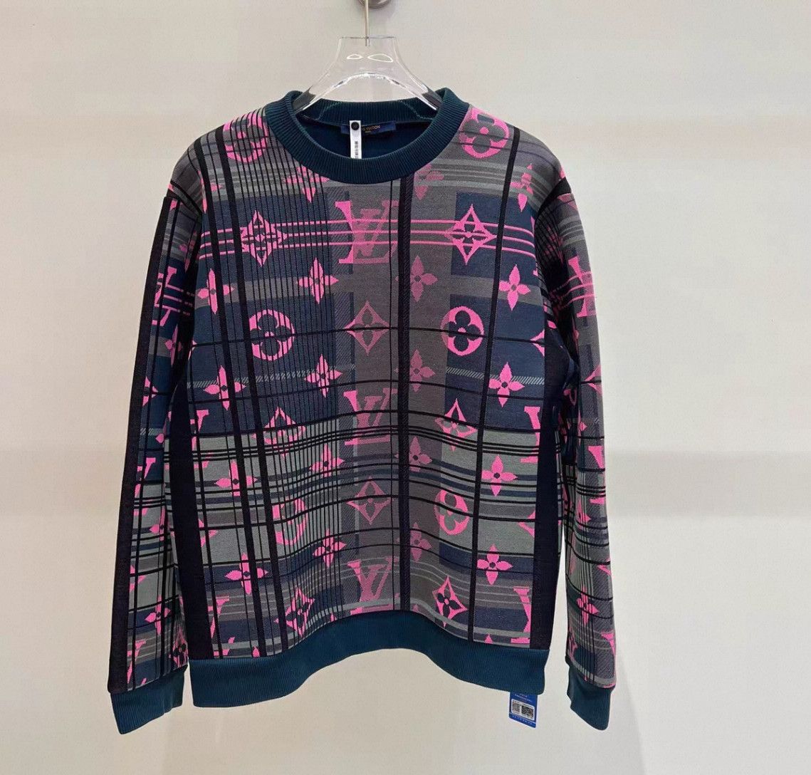 Louis Vuitton Louis Vuitton Full logo pullover sweatshirt Size US XL / EU 56 / 4 - 1 Thumbnail