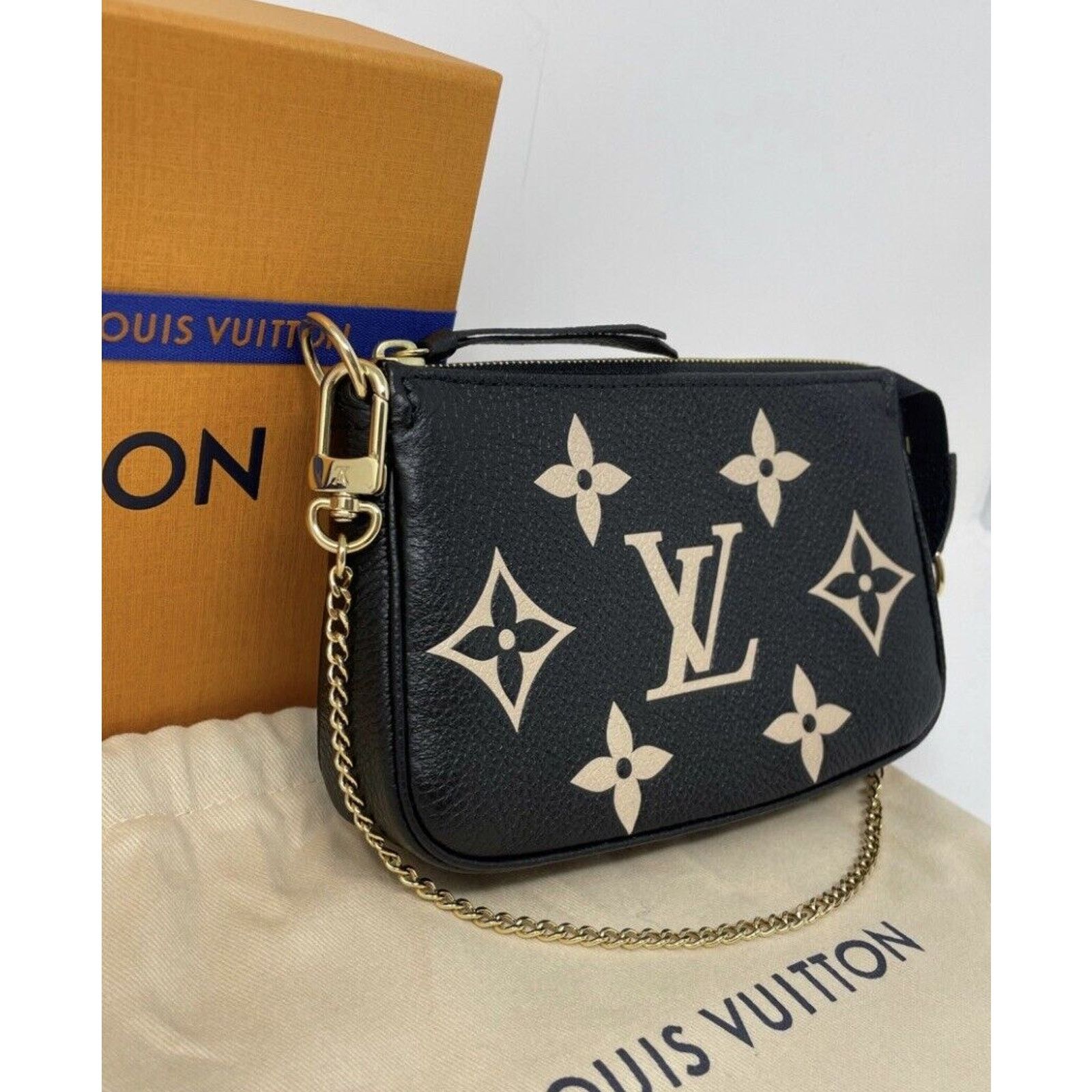 Louis Vuitton Mini Pochette Bicolor Monogram Empreinte Accessoires Black Size ONE SIZE - 4 Thumbnail