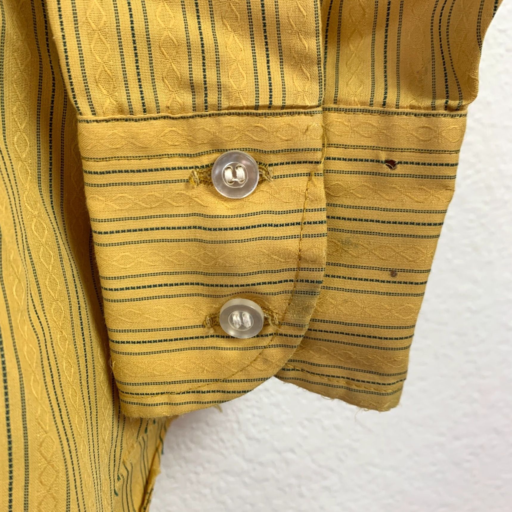 Arrow Vintage Arrow Drake II Sanforized Button Front Shirt 1950s Kent Collection Yellow 15 32 Mens Mens? Size US M / EU 48-50 / 2 - 2 Thumbnail
