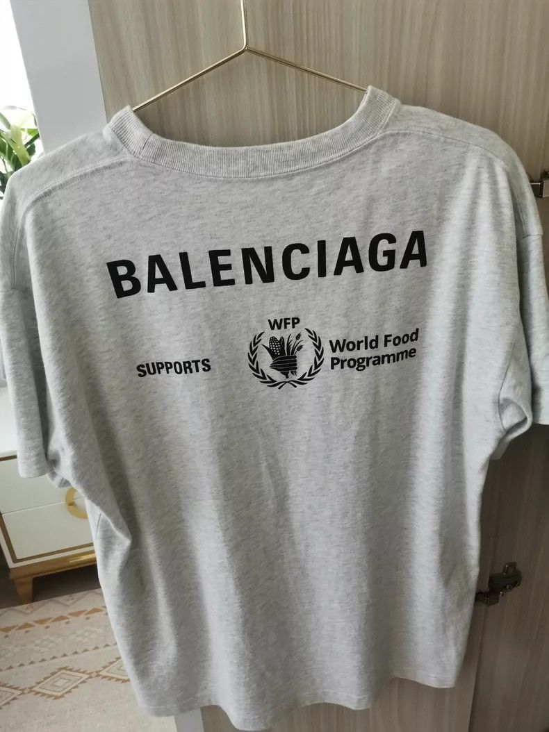 Balenciaga Balenciaga Light grey T-shirt with short sleeves Size US S / EU 44-46 / 1 - 1 Thumbnail