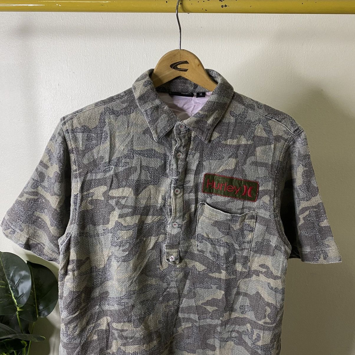 Hurley Vintage Y2K Hurley Surf Army Camo Polo T Shirt Size US M / EU 48-50 / 2 - 2 Thumbnail