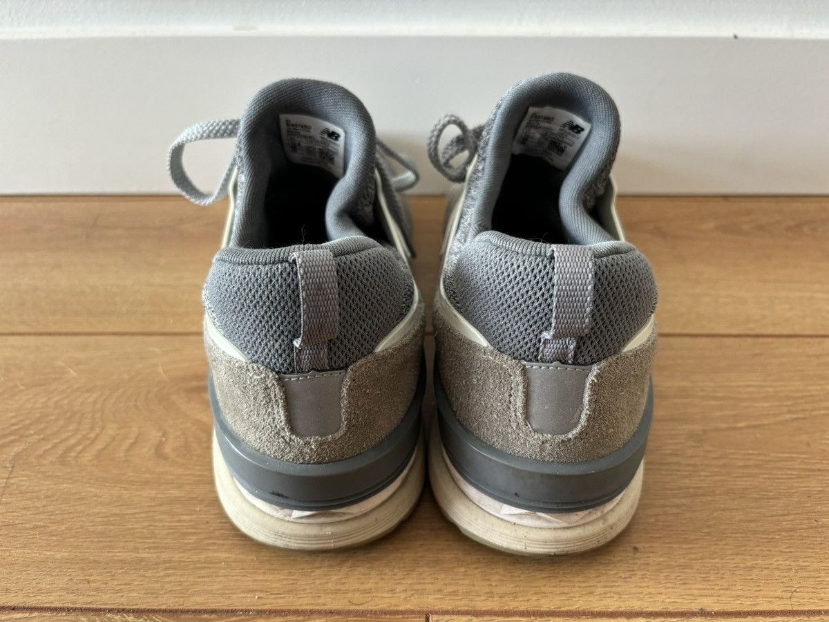 New Balance New Balance - 574 Size US 11 / EU 44 - 5 Thumbnail