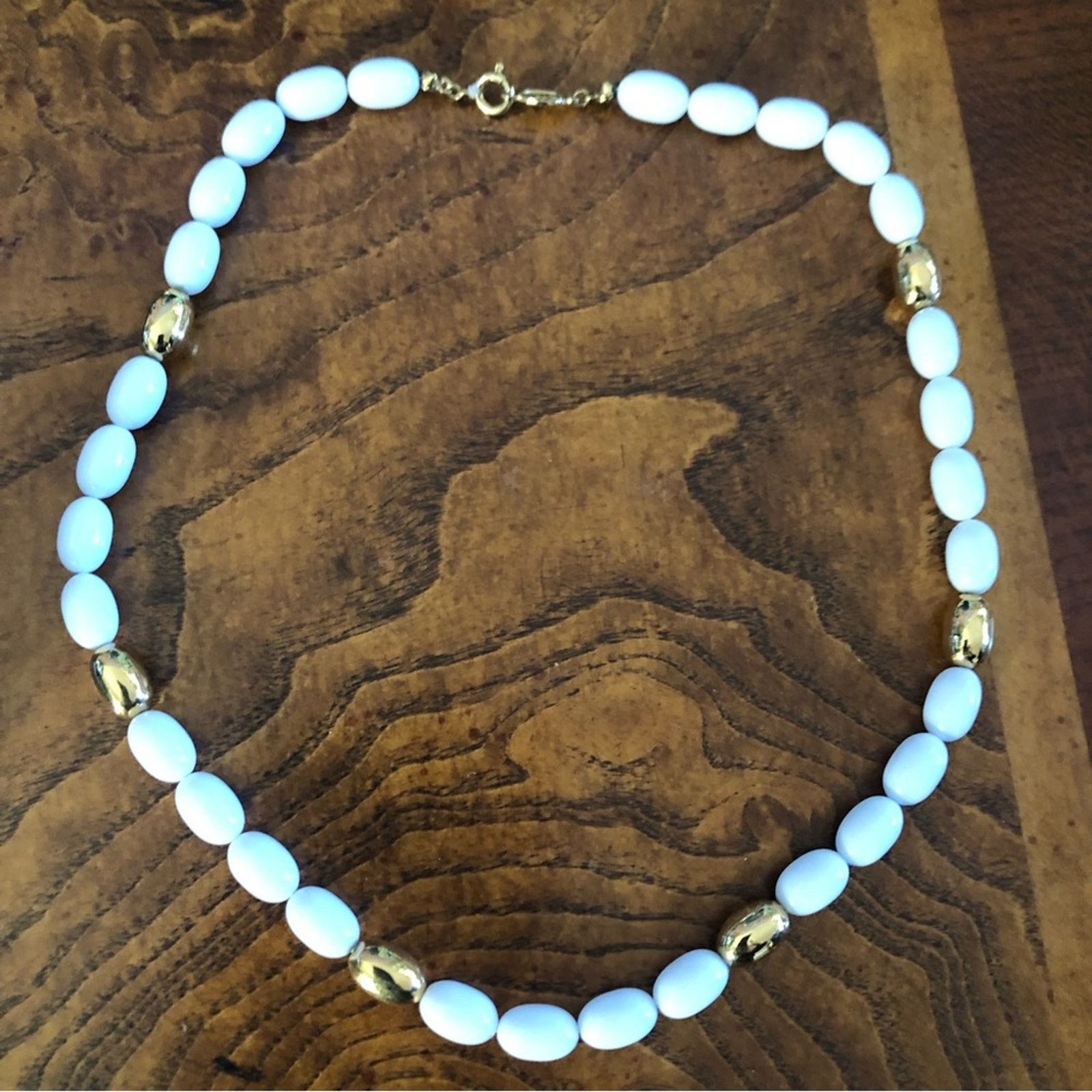 Vintage Vintage Napier white and gold barrel bead necklace Size ONE SIZE - 9 Thumbnail