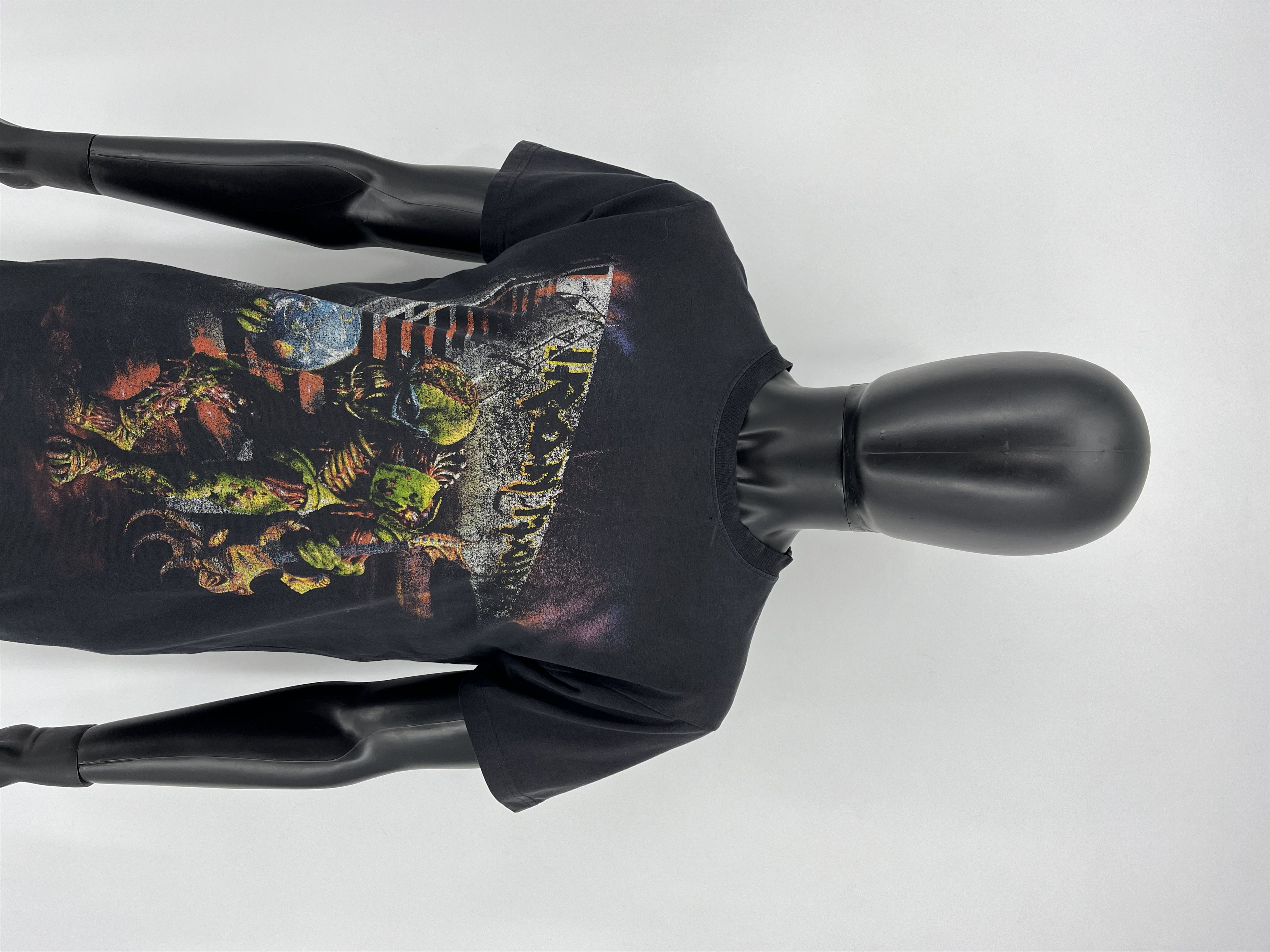 Band Tees Vintage Iron Maiden The Final Frontier 2011 Tour T-Shirt Size US M / EU 48-50 / 2 - 1 Thumbnail
