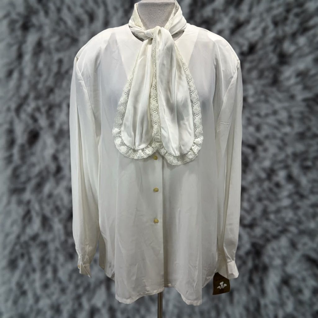 Pendleton VINTAGE Pendleton Blouse Shirt Women’s 24W Plus White Button-Up Tie Neck Career Women XS? No Size 4XL / US 24-26 - 1 Thumbnail