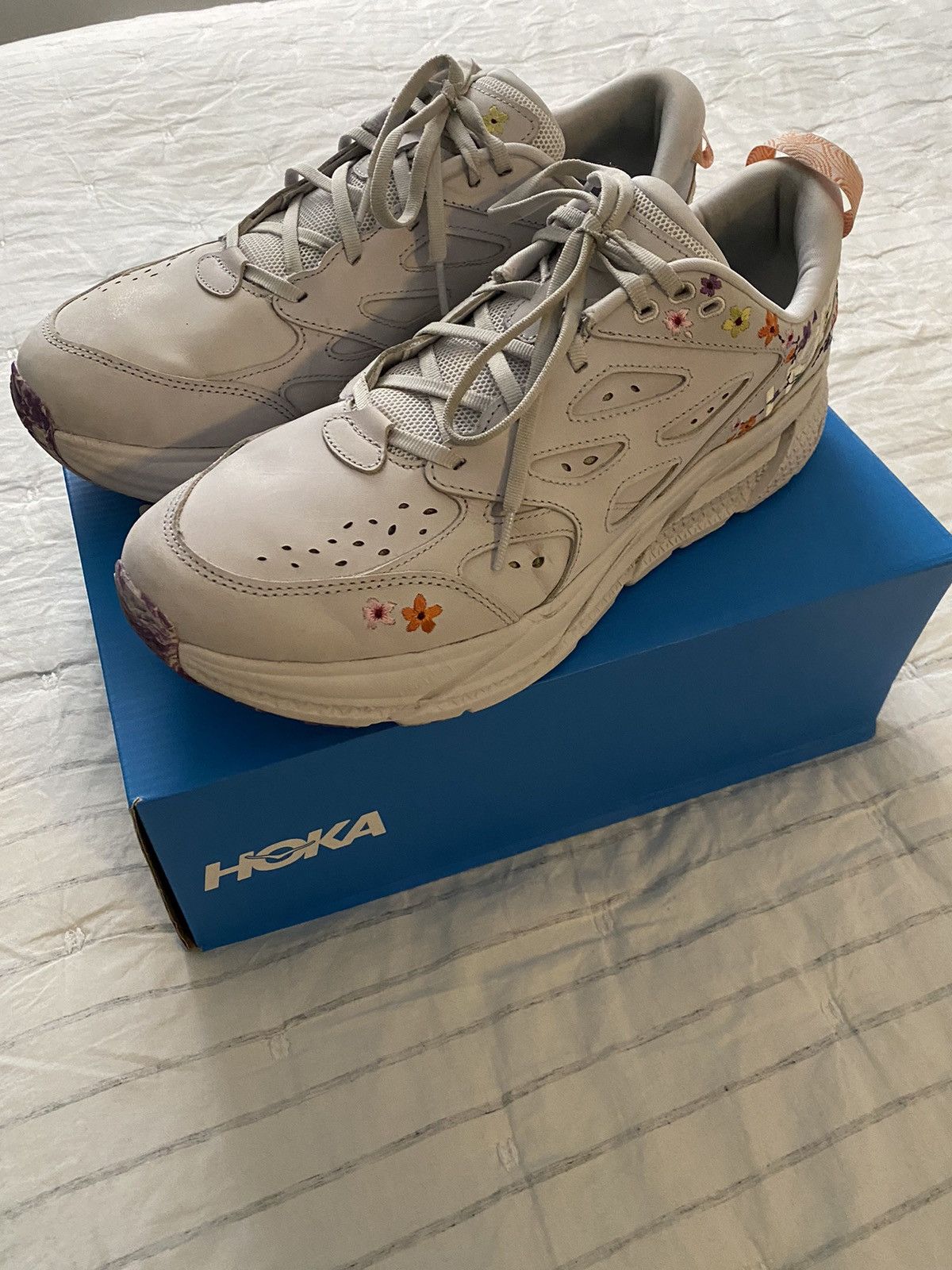 Hoka Hoka One One Clifton L BP Vibrant Bloom Grey Sz13 Size US 13 / EU 46 - 1 Thumbnail