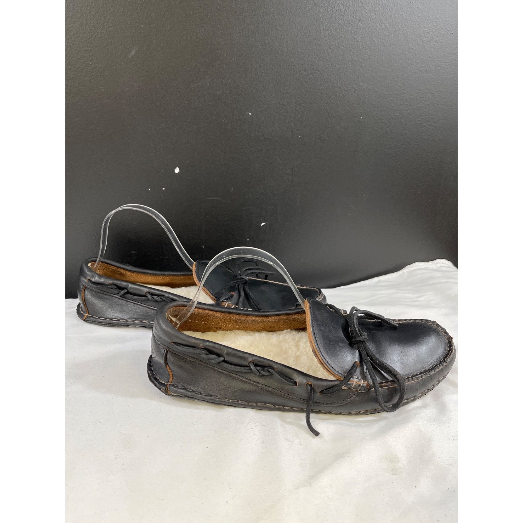 Ugg Ugg Australia Men's Black Leather Slippers Size 11 SKU 6212 Size US 11 / EU 44 - 2 Thumbnail