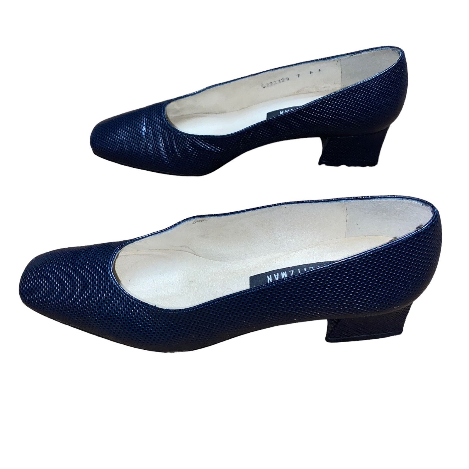 Stuart Weitzman Stuart Weitzman Navy Blue Textured Leather Block Heels 7 AA Size US 7 / IT 37 - 4 Thumbnail