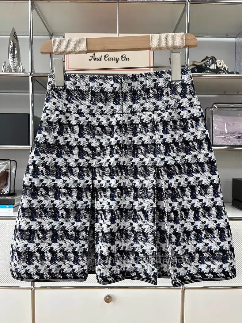 Chanel Chanel 16 Airport Series Thousand Birds Knitted Half Skirt Size 24" / US 00 / IT 34 - 2 Thumbnail