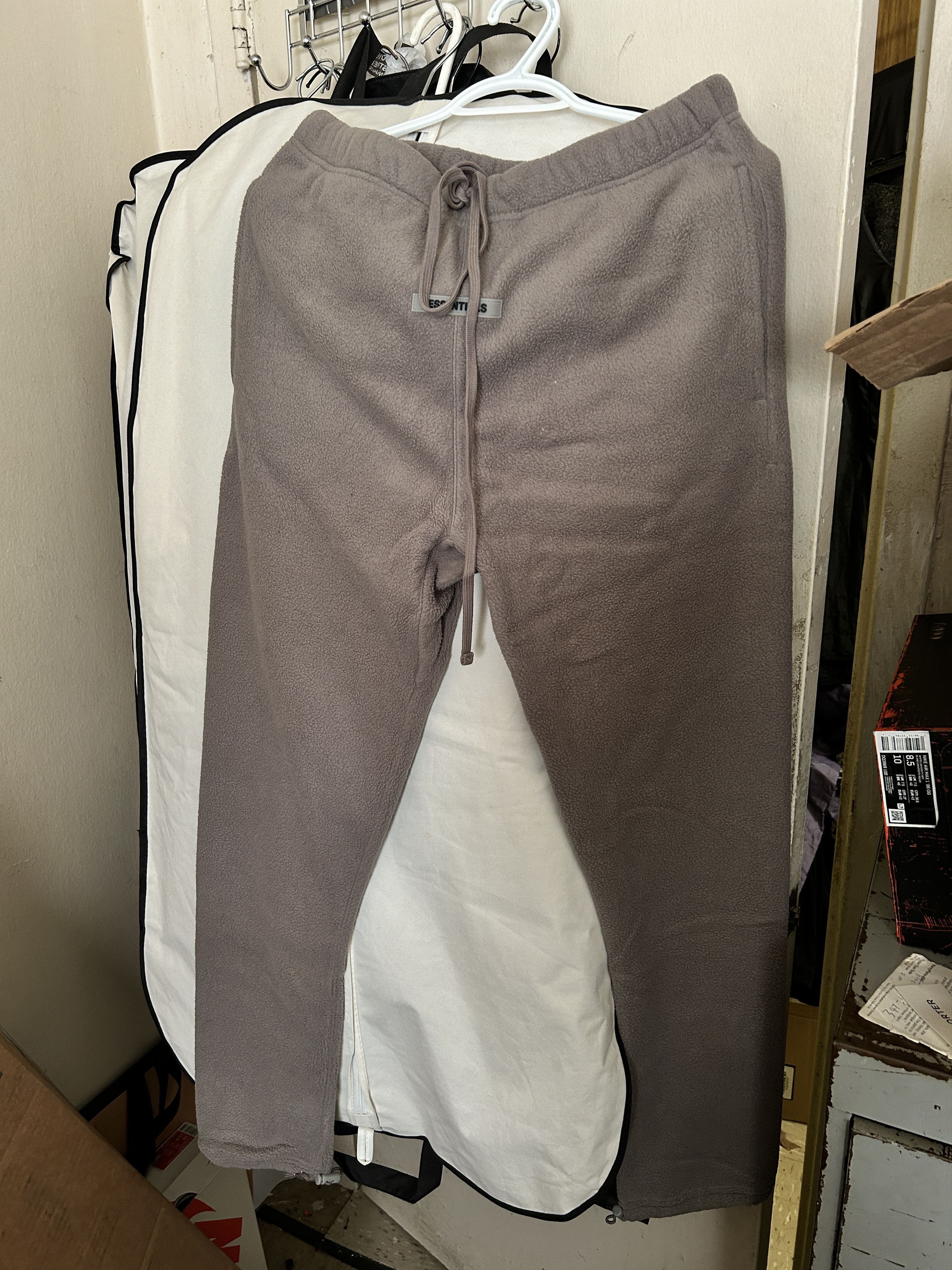 Essentials fear of god fleece pants charcoal Size US 32 / EU 48 - 1 Thumbnail