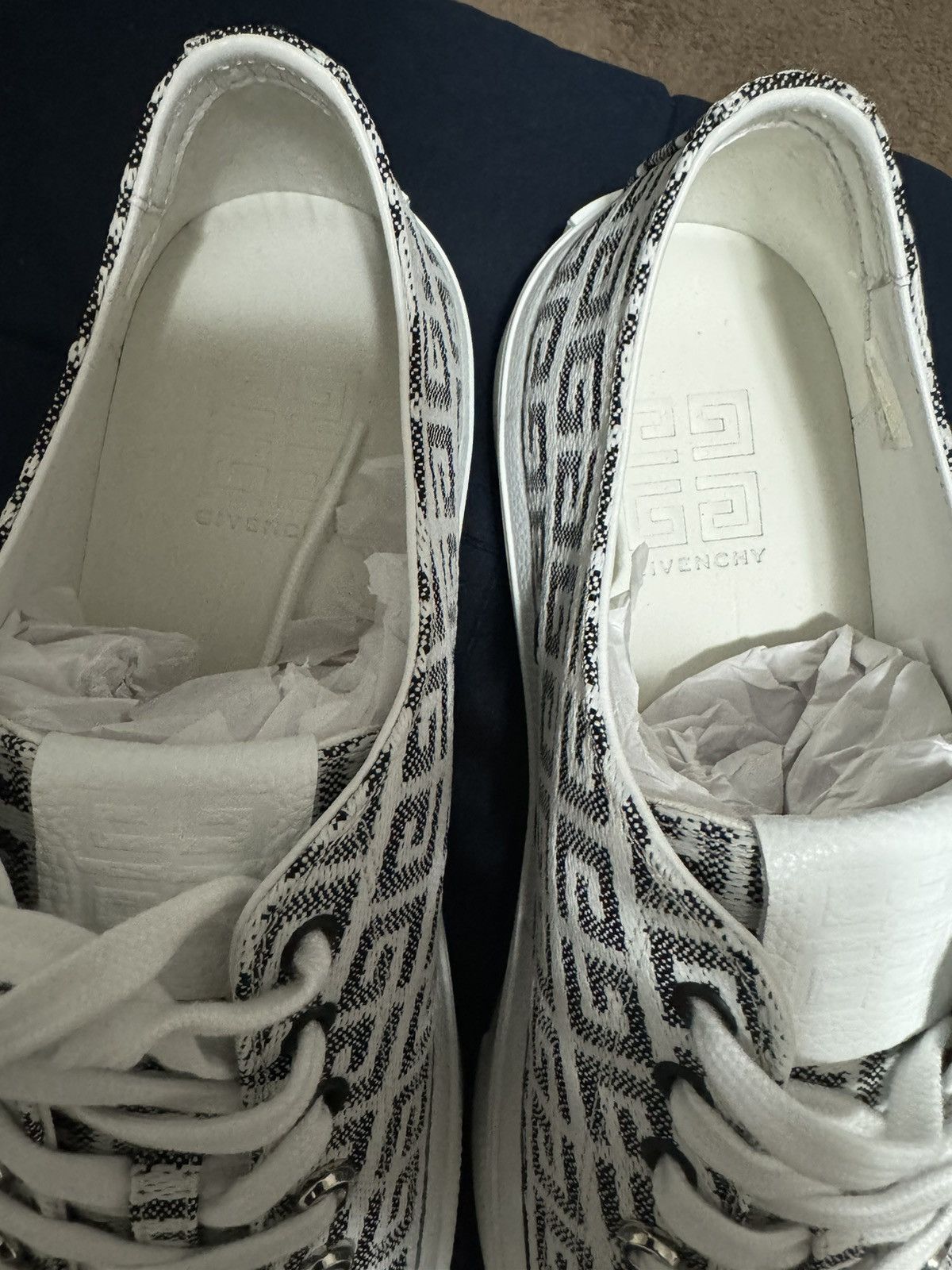 Givenchy Givenchy Men's City Allover Logo Canvas Low-Top Sneakers Size US 11 / EU 44 - 15 Thumbnail
