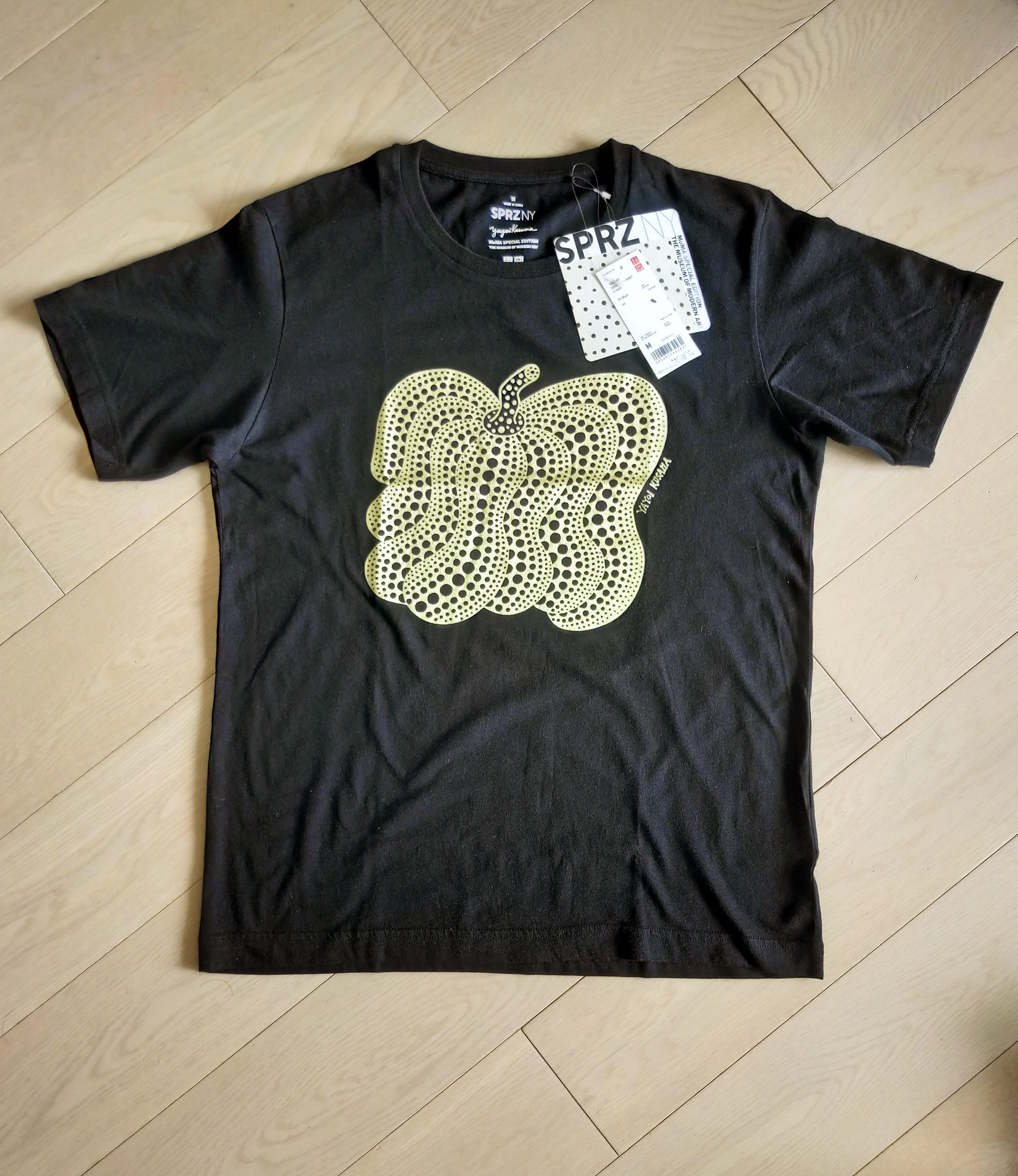 Uniqlo × Yayoi Kusama NWT 2015 UNIQLO Yayoi Kusama Print T-Shirt sz Asian M (US S) Size US S / EU 44-46 / 1 - 2 Thumbnail