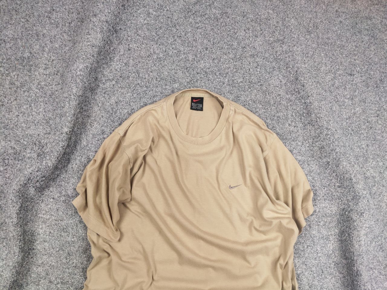 Nike Vintage 90's Nike Swoosh Oversized Beige Shirt USA Y2K Style Size US L / EU 52-54 / 3 - 2 Thumbnail