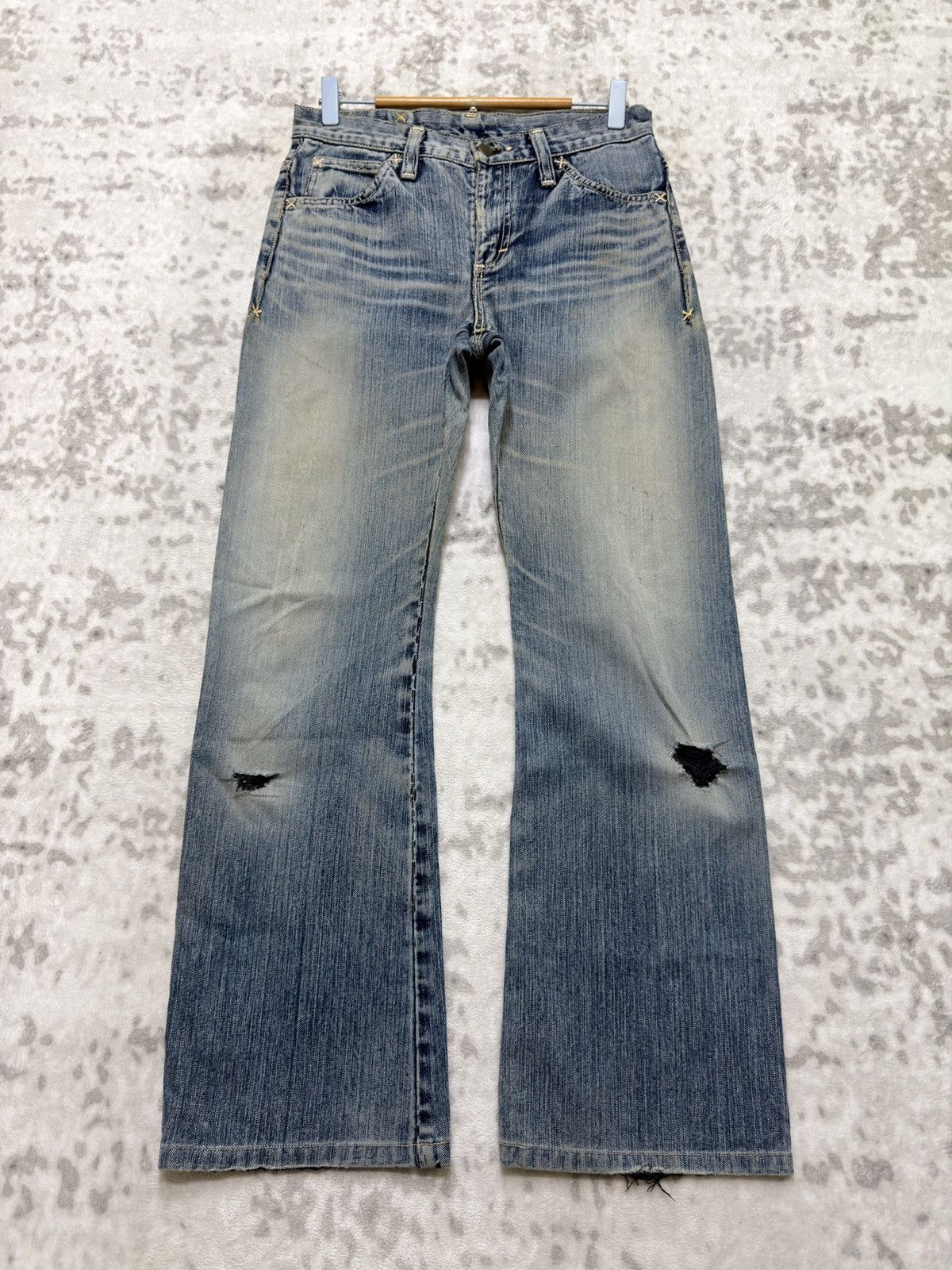 Vintage Vintage Lee Distressed Flare Bootcut Wiskered Denim Jeans Size US 29 - 1 Thumbnail