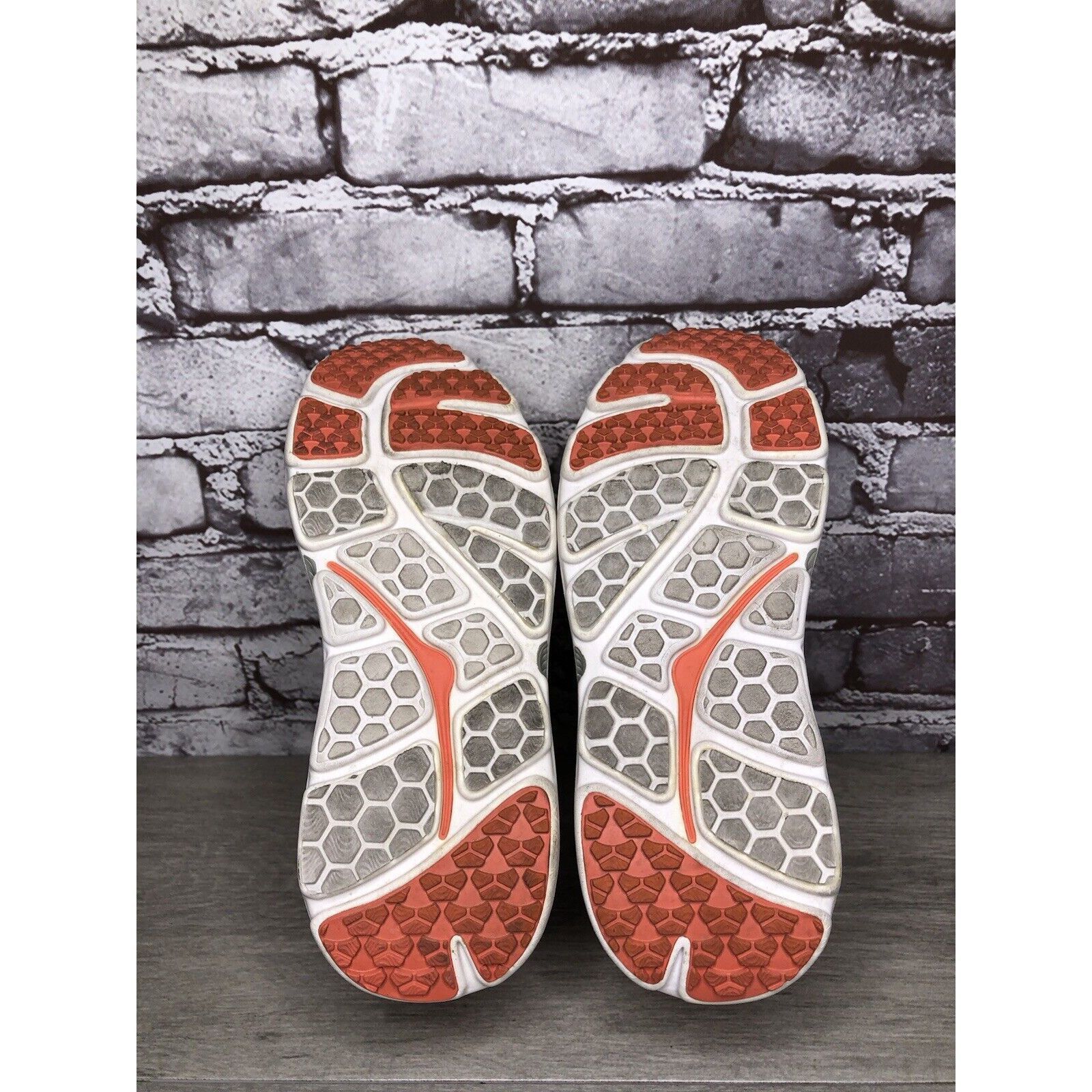 Hoka Hoka One One Bondi 3 Coral Orange Synthetic Lace Up Gym Runn Size US 7.5 / IT 37.5 - 14 Thumbnail