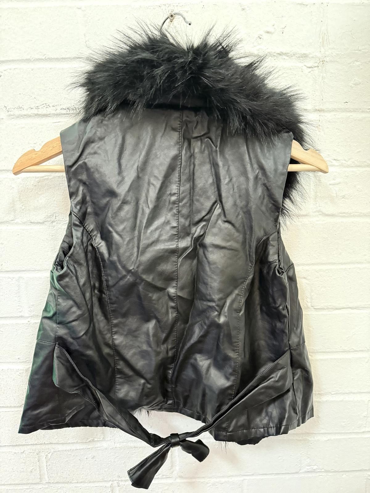 Jennifer Lopez Black Faux Fur Collar Quilted Vest Size M / US 6-8 / IT 42-44 - 4 Thumbnail