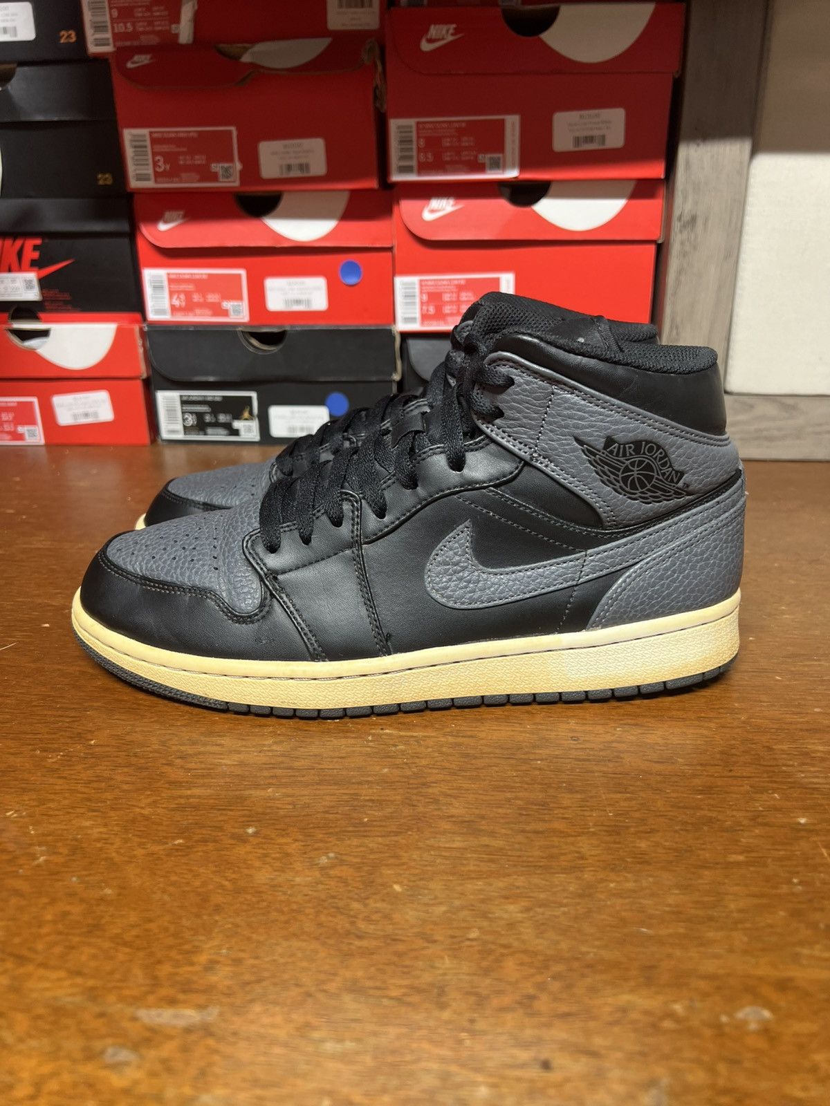 Nike Air Jordan 1 Mid Dark Grey size 9 Size US 9 / EU 42 - 8 Thumbnail