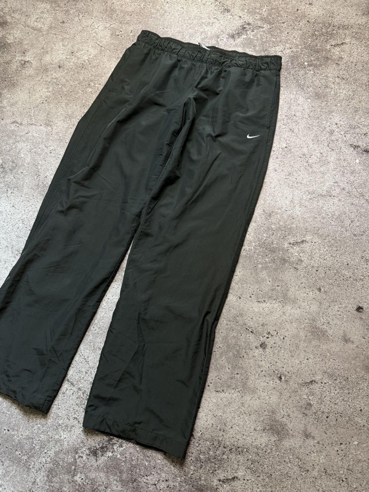 Nike × Vintage Vintage Nike Nylon Sweatpants 90s Y2K Size US 32 / EU 48 - 2 Thumbnail