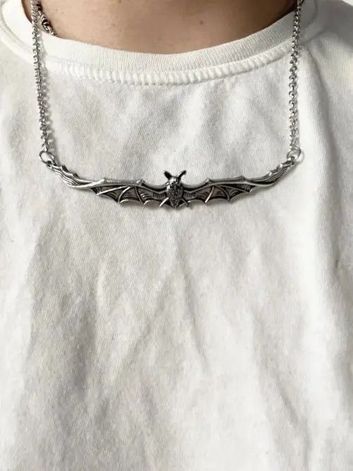 Vintage STEAL! Y2K Vampire Bat Necklace Size ONE SIZE - 3 Thumbnail