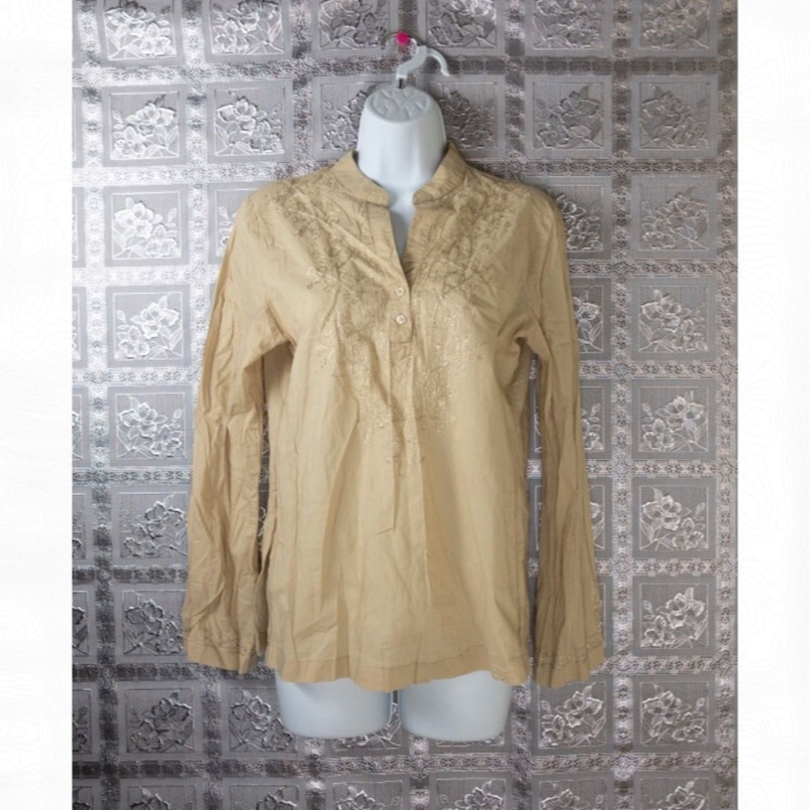 Other NWT Erik Stewart Beige Tan Floral Embellished Top Size S / US 4 / IT 40 - 1 Thumbnail