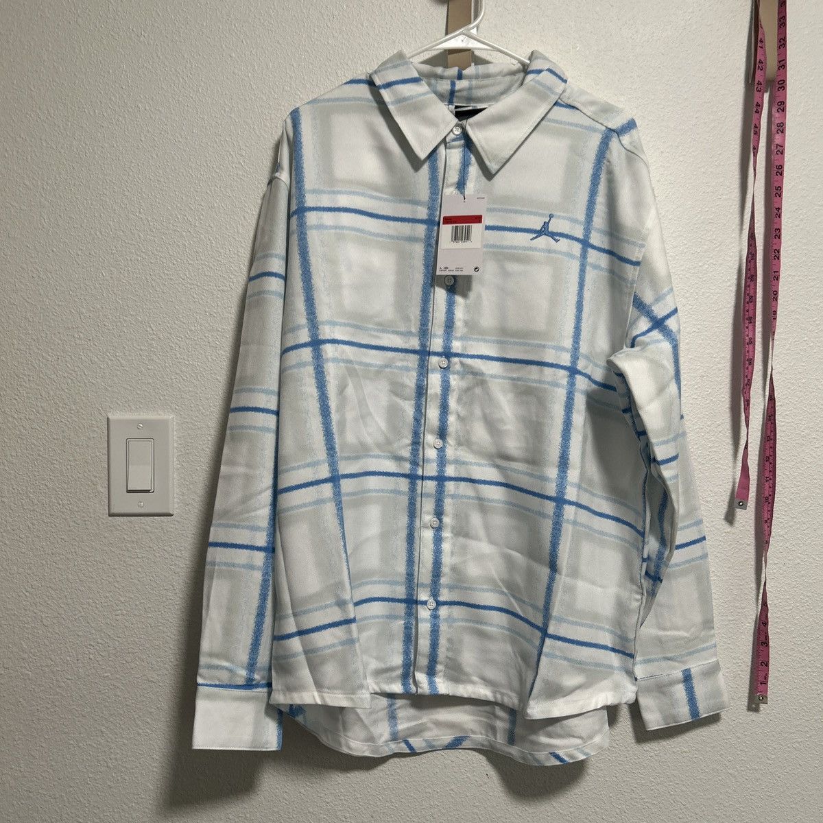 Jordan Brand Jordan Men’s Longsleeve Button Up Size XL Essentials Men's Size US XL / EU 56 / 4 - 1 Thumbnail