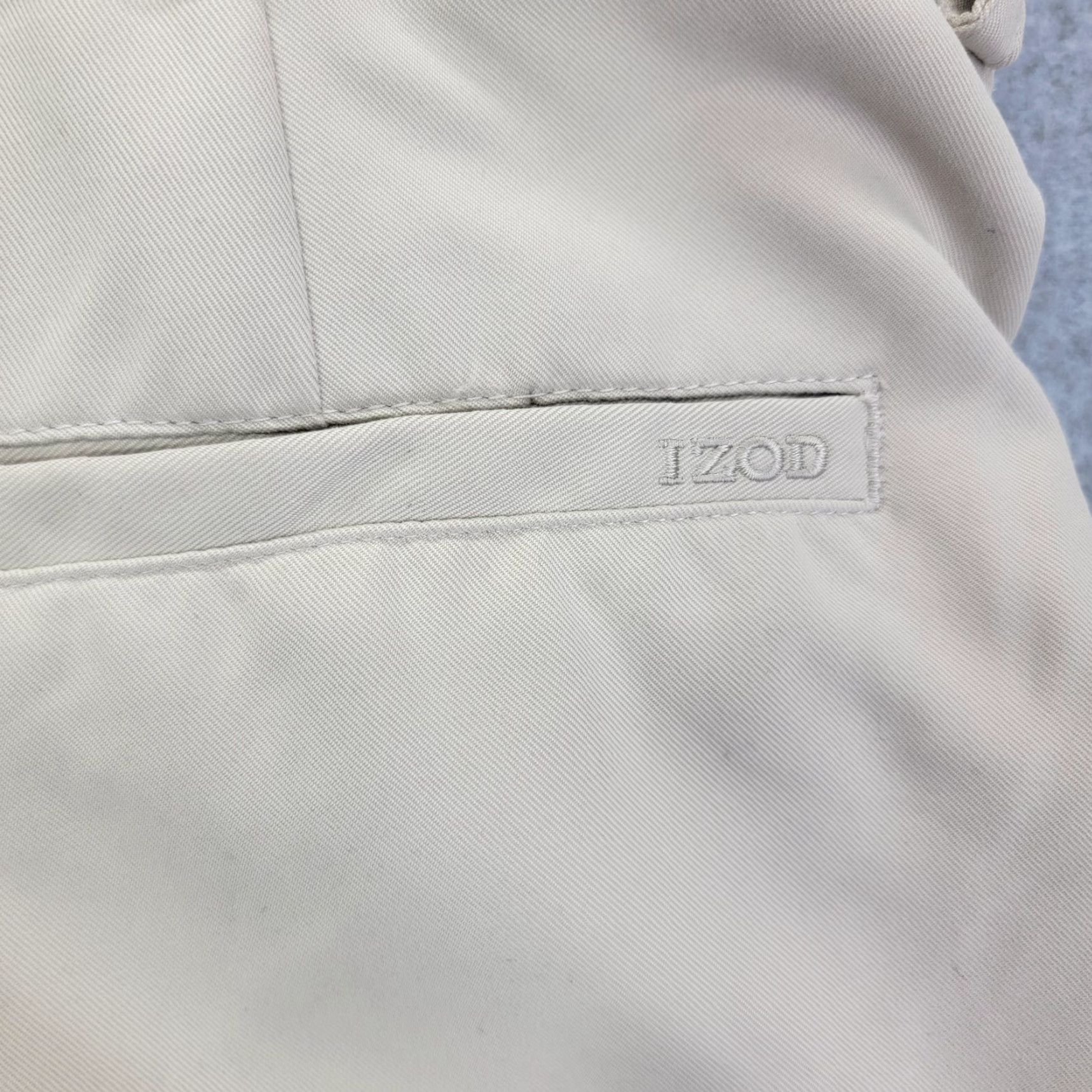 Izod Izod Golf Shorts Size 40 Classic Fit beige stain free microfiber nwt Size US 40 / EU 56 - 7 Thumbnail