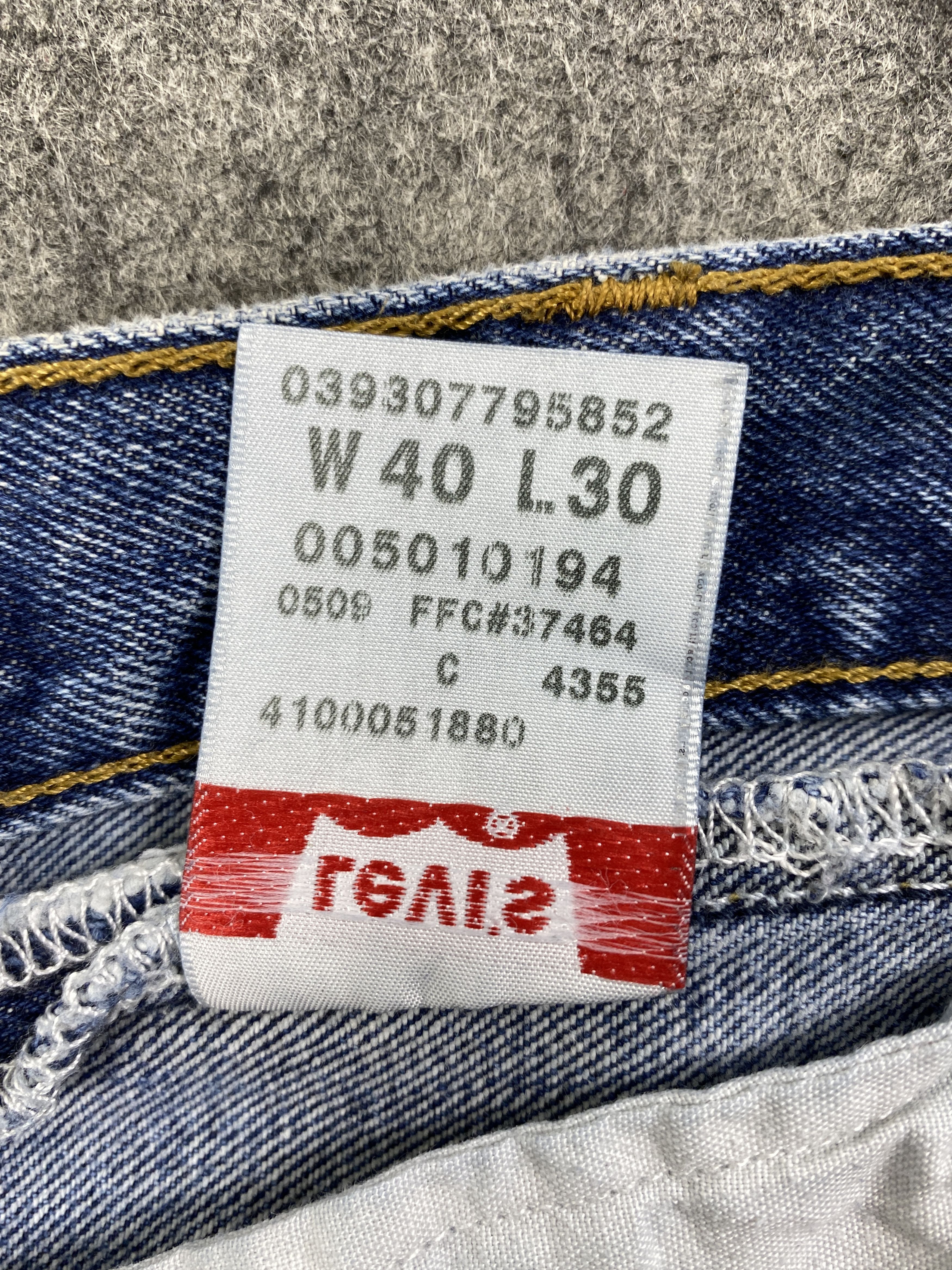 Levi's Distressed Blue Vintage Levi's 501 39x29.5 Denim -JN1657 Size US 39 - 9 Thumbnail