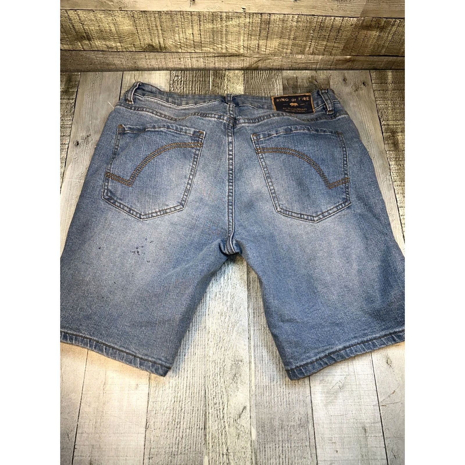 Ring Of Fire VINTAGE Ring of Fire MENS BLUE Shorts Denim Distressed Hem Light Wash Bermuda 5-Pocket 30 Regular Mens Size US 30 / EU 46 - 5 Thumbnail