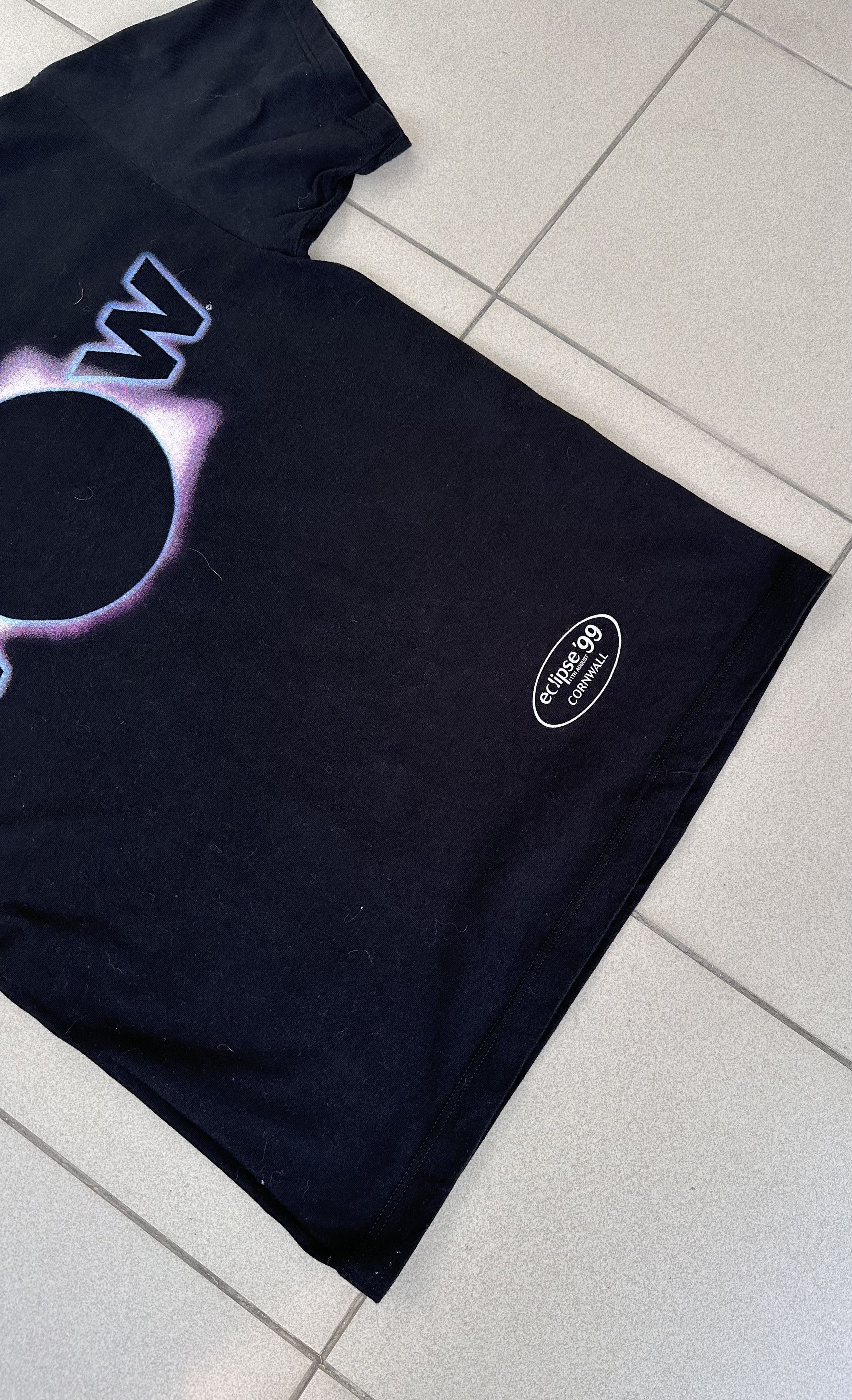 Vintage Vintage WOW Cornwall Solar Eclipse 1999 tee Size US L / EU 52-54 / 3 - 3 Thumbnail