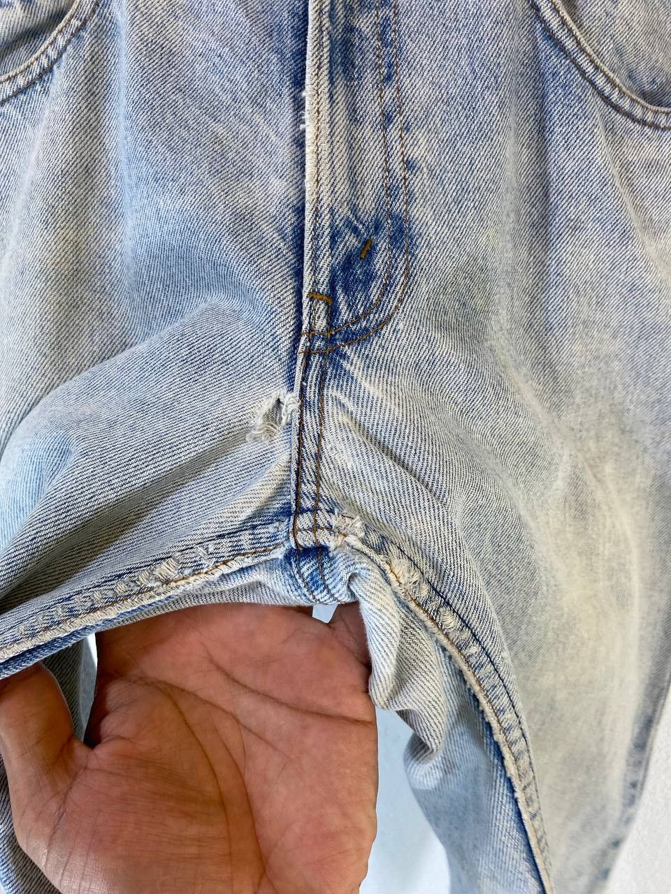Levi's vintage levis 505 light wash denim nice design Size US 31 - 12 Thumbnail