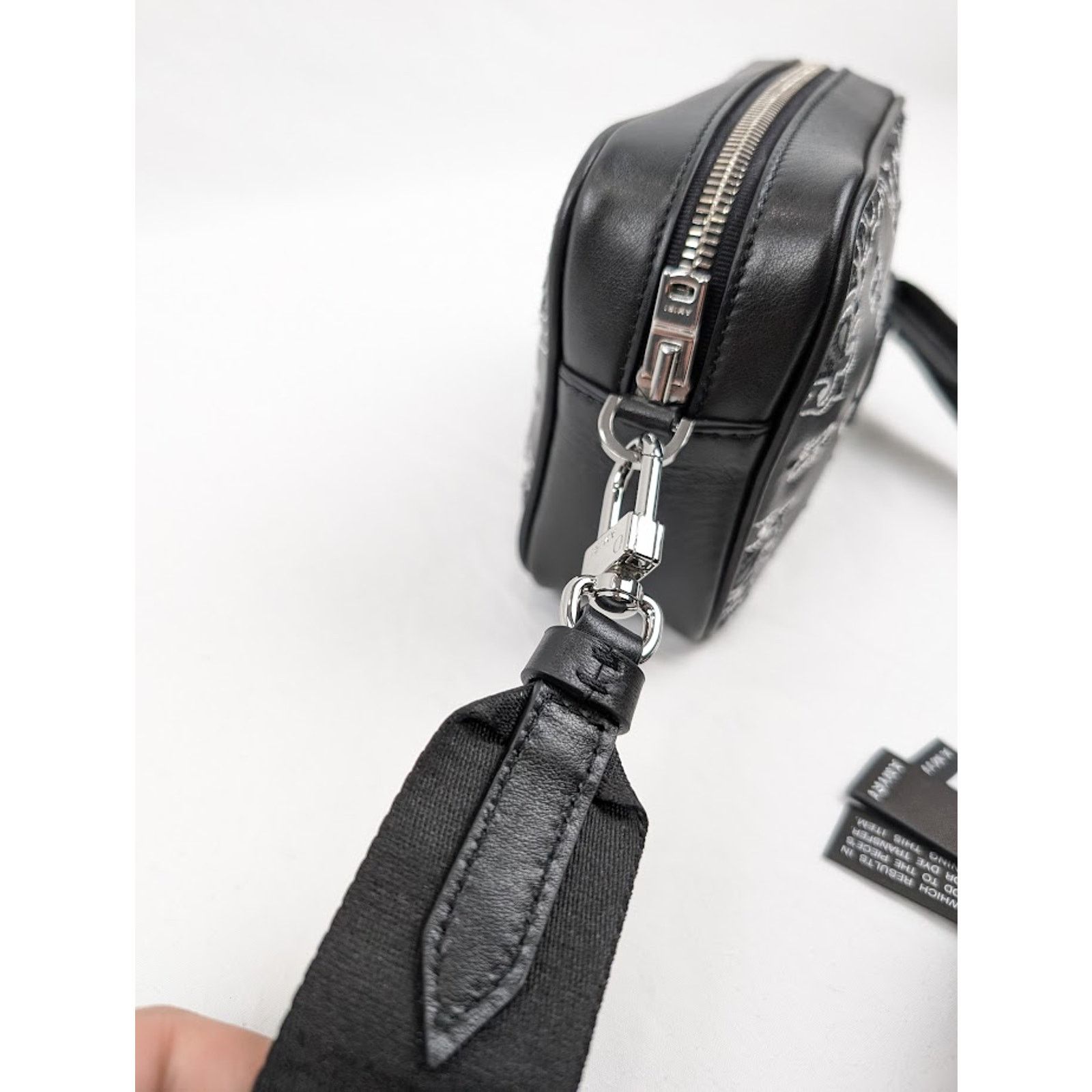 Amiri o1rshd1 Size: OS / Bandana Camera Case in Black Size ONE SIZE - 12 Thumbnail