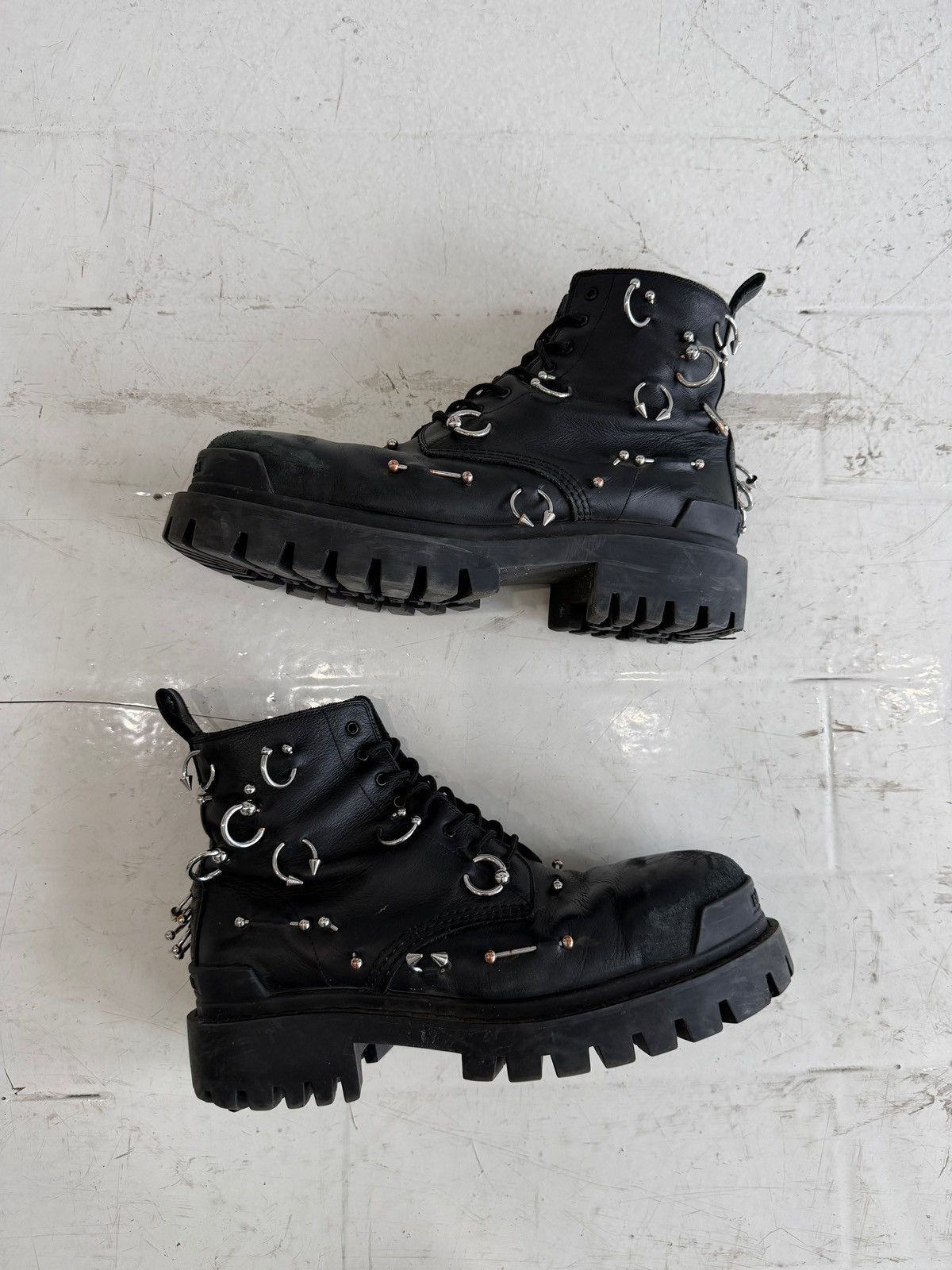 Balenciaga BALENCIAGA PIERCED STRIKE BOOTS Size US 11 / EU 44 - 2 Thumbnail