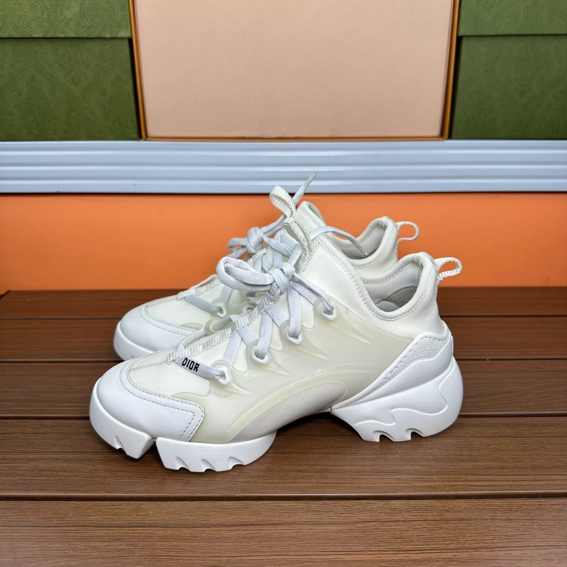 Dior Dior White Lowtop Sneakers it_34 Women Size US 4 / IT 34 - 1 Thumbnail