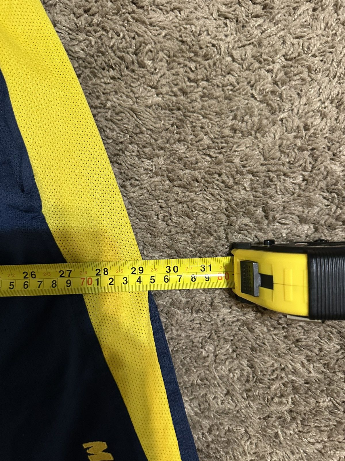 NCAA × Vintage Vintage NCAA Nike Michigan Wolverines shorts 90s size 2XL Size US 38 / EU 54 - 5 Thumbnail