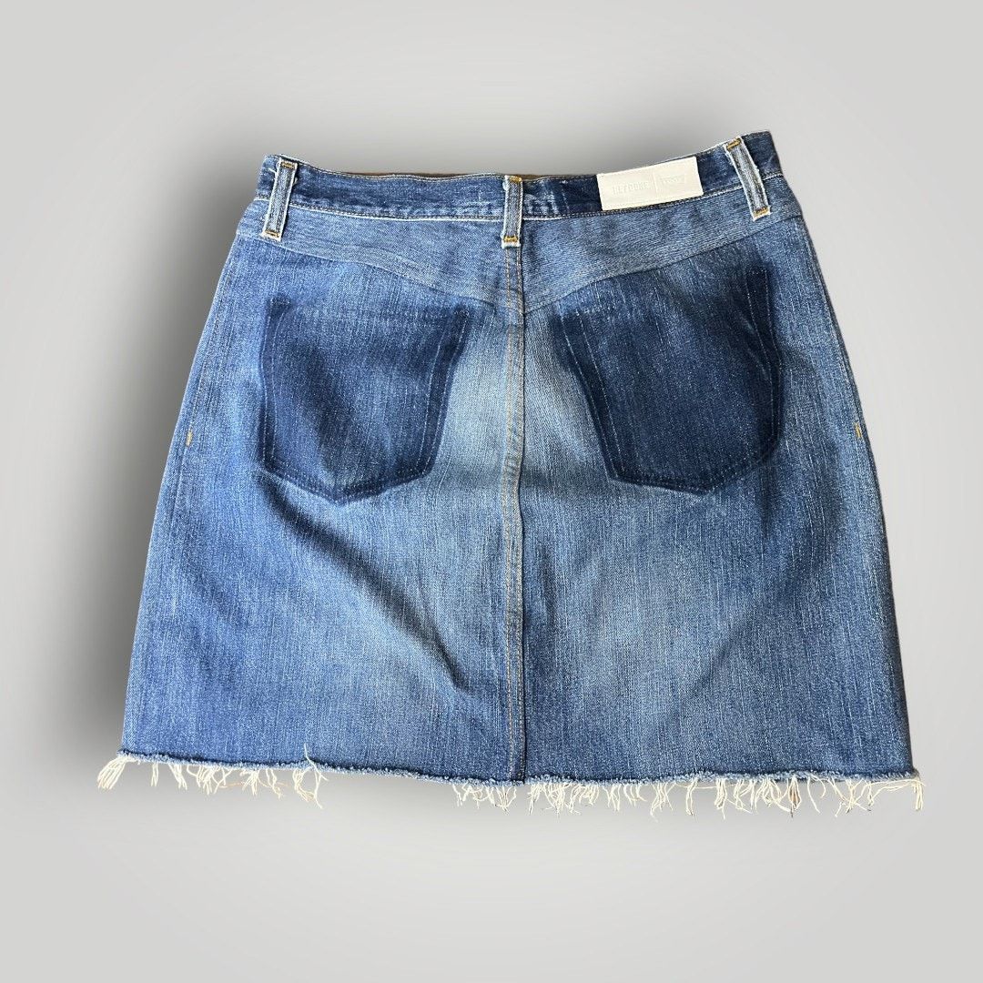 RE/DONE RE/DONE Levi’s Denim Mini Skirt Button Front Raw Hem Size 30" / US 8 / IT 44 - 2 Thumbnail