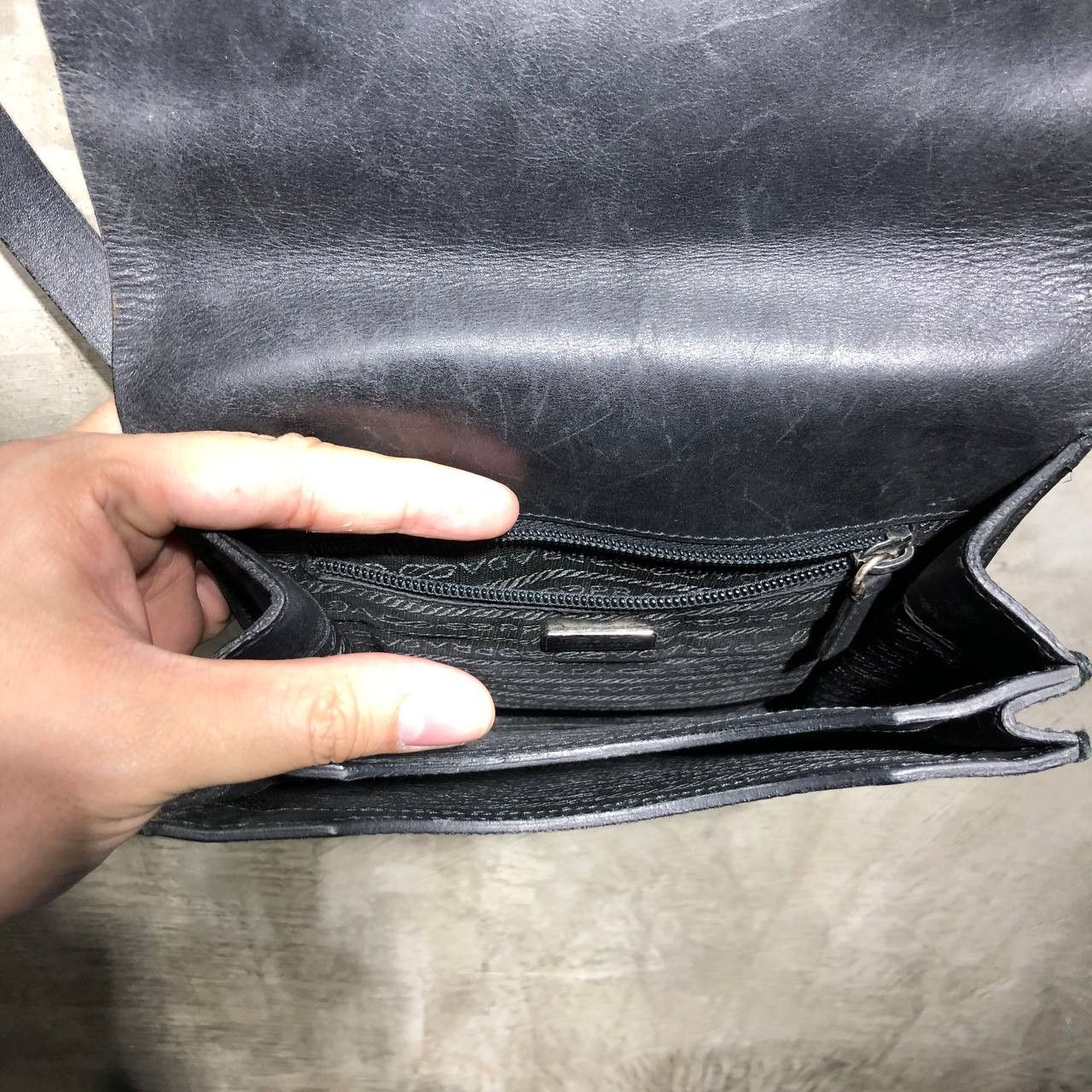 Prada Prada Leather Military Shoulder bag Size ONE SIZE - 12 Thumbnail