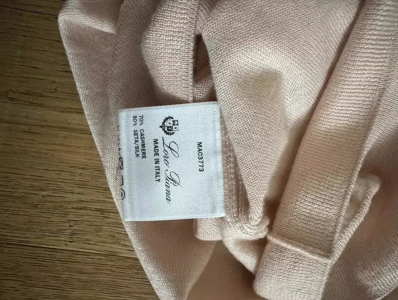 Loro Piana LORO PIANA She's wearing a cashmere cardigan Size XS / US 0-2 / IT 36-38 - 5 Thumbnail