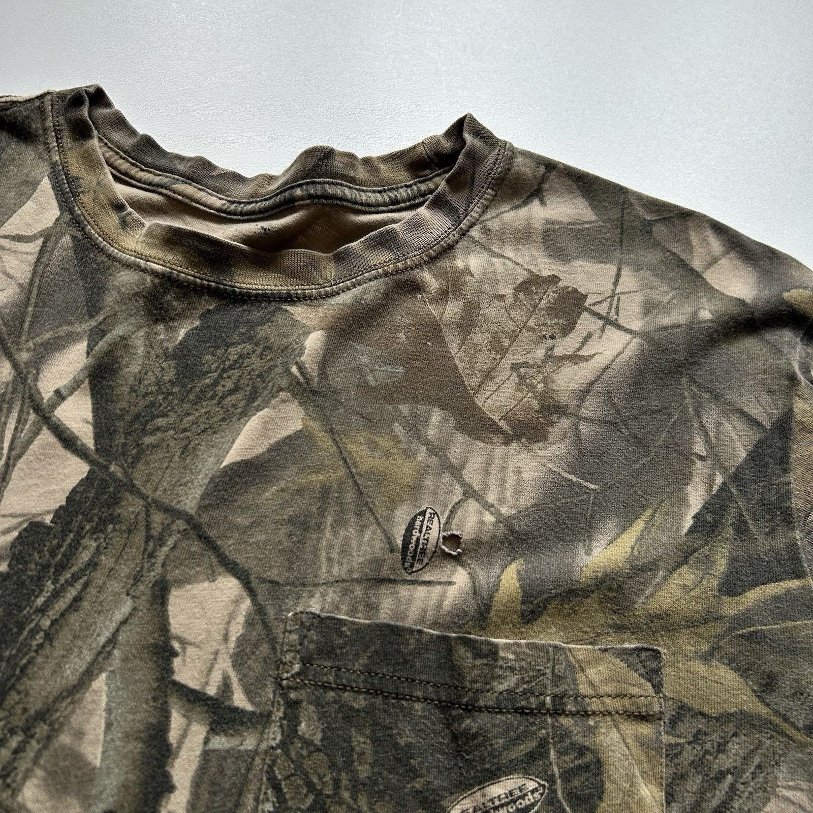 Realtree Vintage Realtree Camo Long Sleeve Pocket T Shirt Large Rare Size US L / EU 52-54 / 3 - 3 Thumbnail