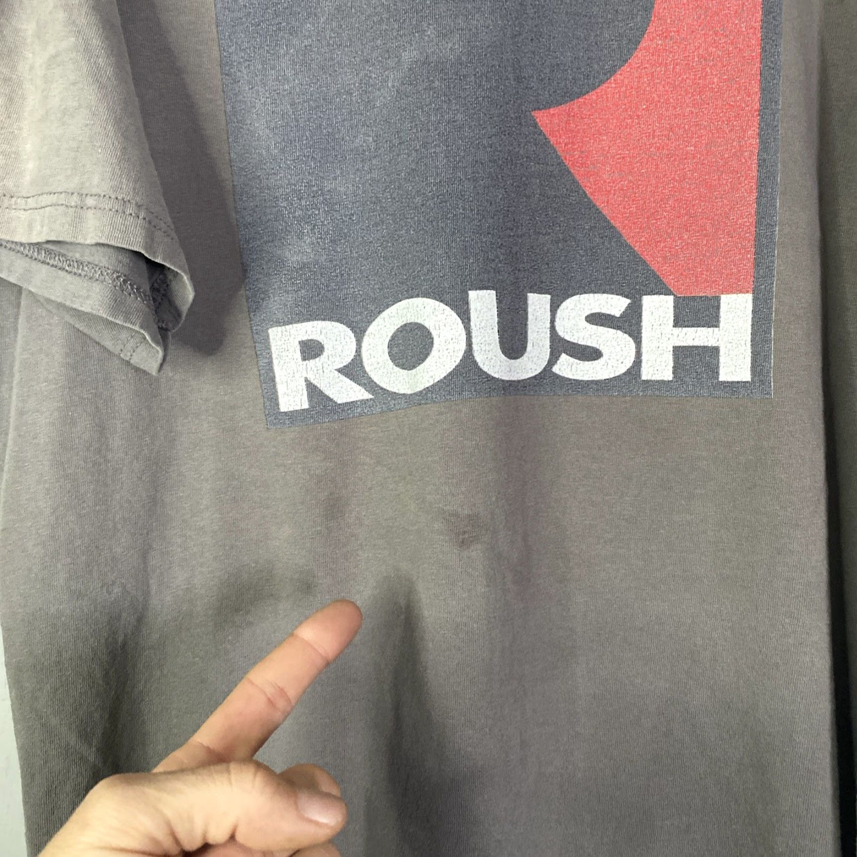 Gildan VINTAGE Roush Racing T-Shirt Grunge Faded Distressed Y2K 90s L Gray Mens T-Shirt Grunge 90s Racing Vintage Size US L / EU 52-54 / 3 - 4 Thumbnail
