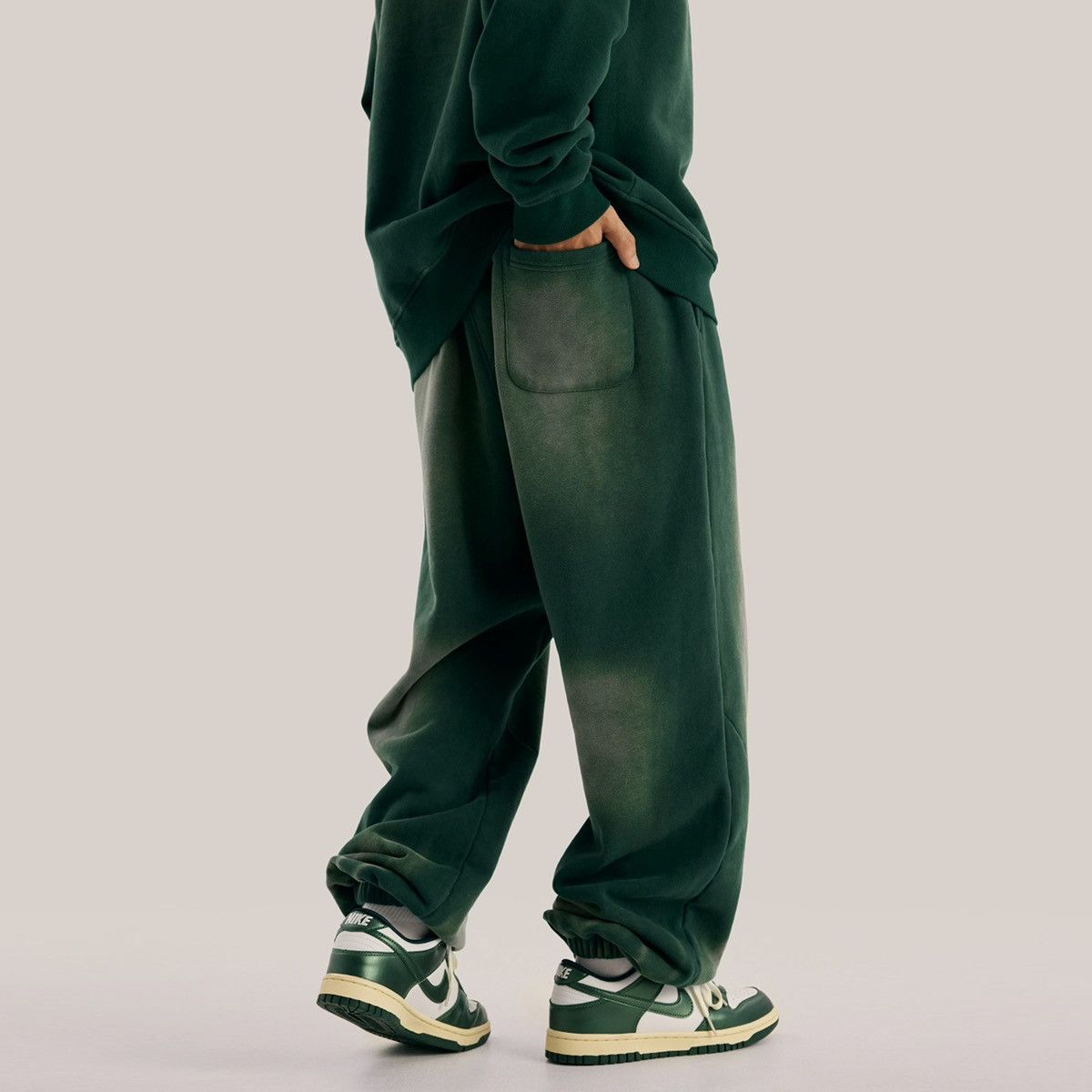 Designer × Japanese Brand Super HeavyWeight Sun Faded Sweatpants Size US 32 / EU 48 - 2 Thumbnail