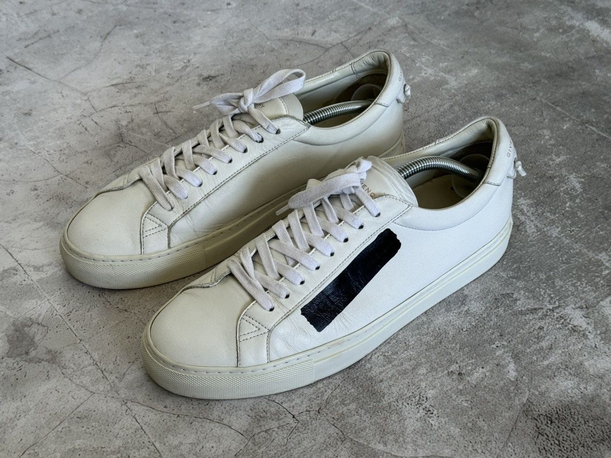 Givenchy Givenchy white leather low top sneakers Size US 10 / EU 43 - 10 Thumbnail