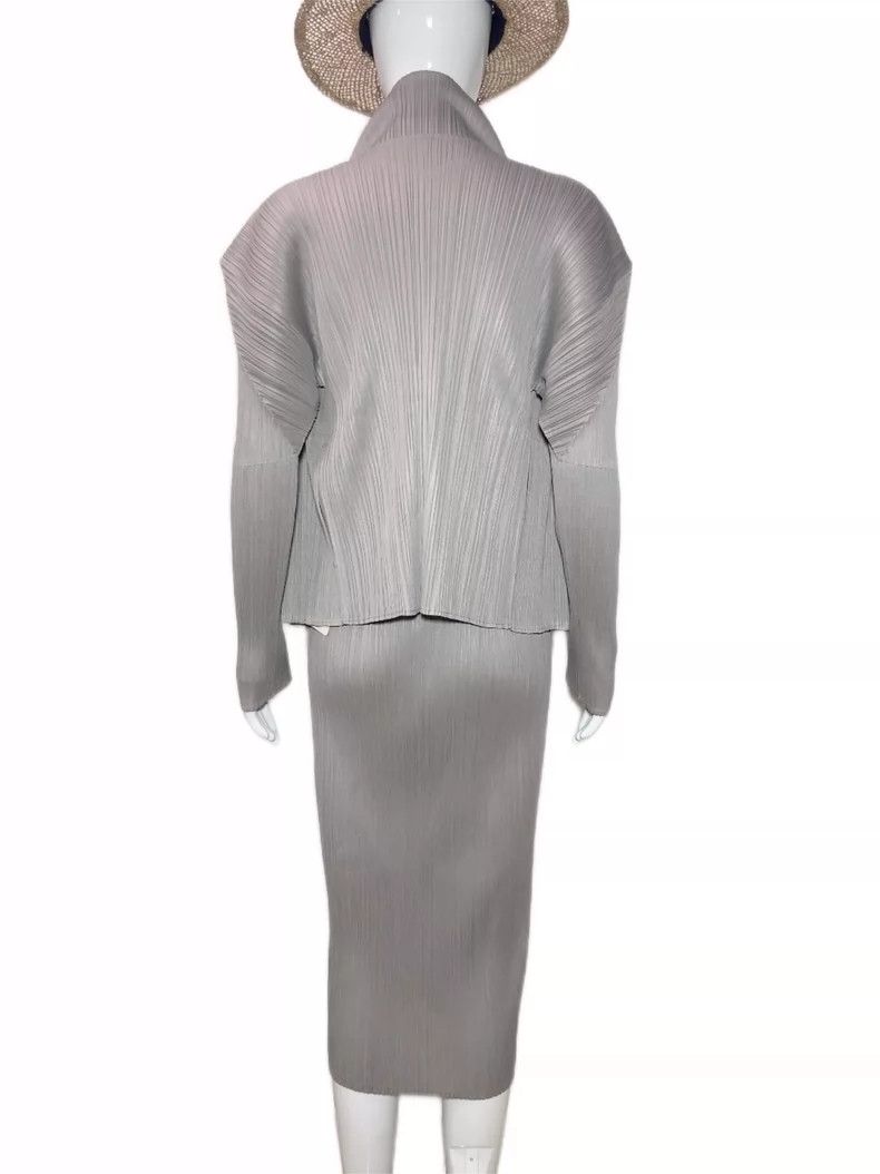 Issey Miyake Issey Miyake size:3 Grey pleated dress Size XS / US 0-2 / IT 36-38 - 2 Thumbnail