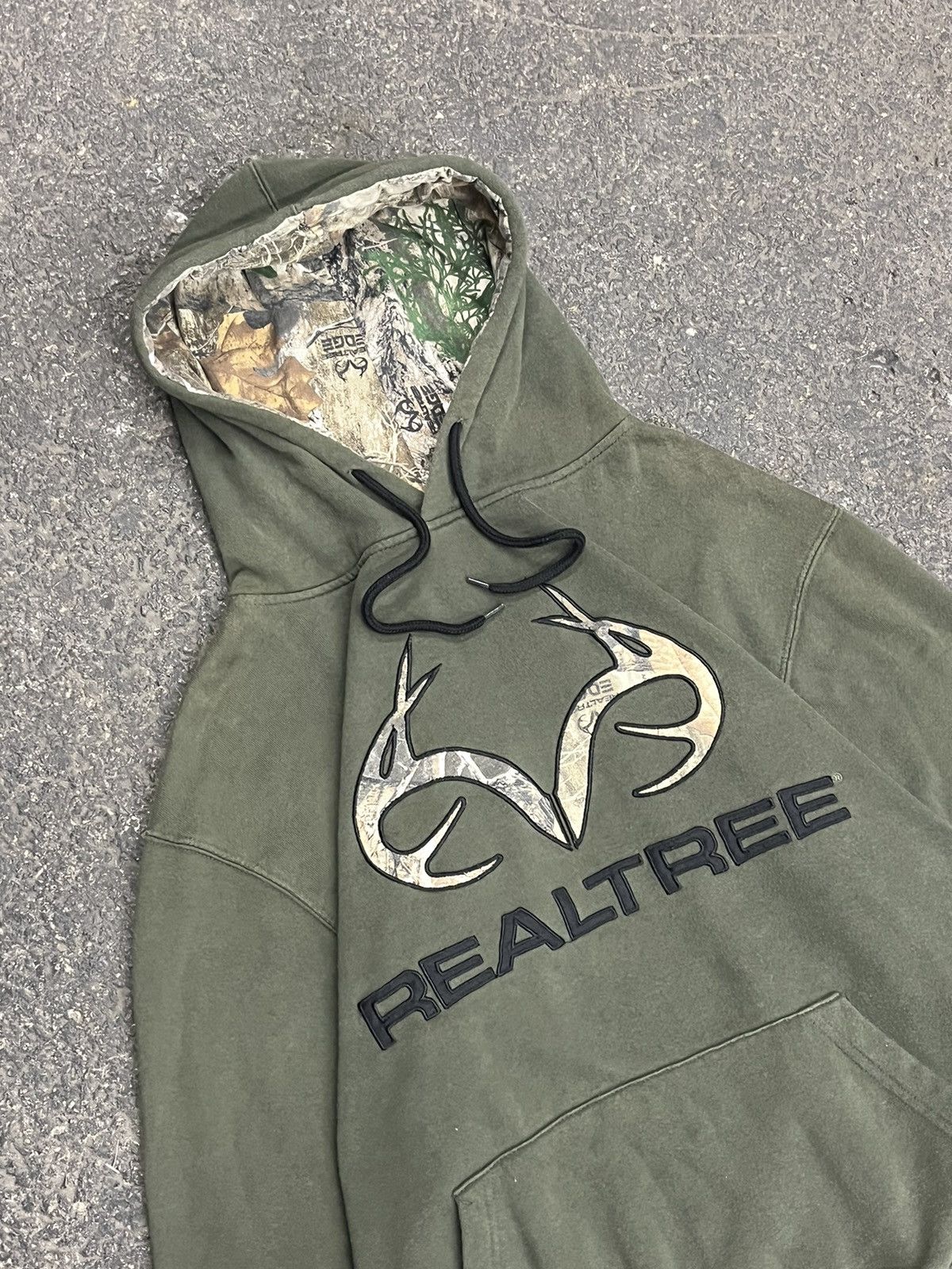 Realtree × Vintage Real tree camo vintage y2k earth tone streetwear hype skater Size US L / EU 52-54 / 3 - 4 Thumbnail