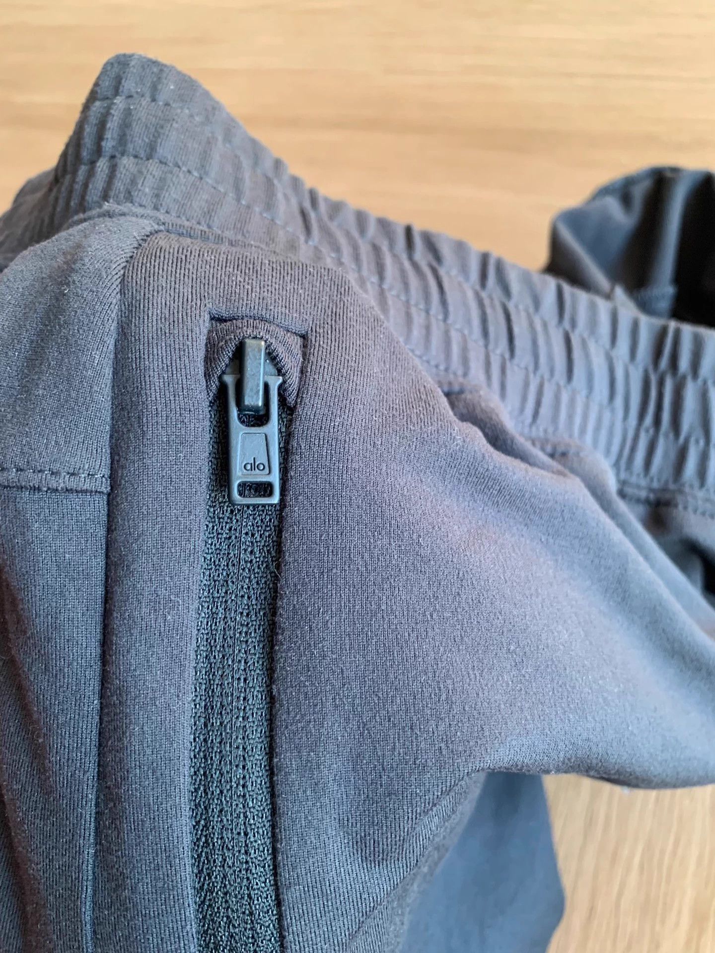 Unknown London Alo Conquer React Performance Pants Black Grey L Like New Size 28" / US 6 / IT 42 - 9 Thumbnail