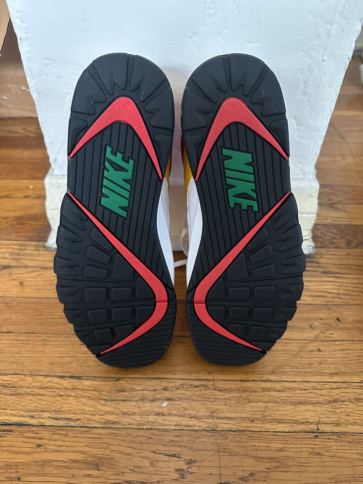Nike × Supreme Supreme x Air Cross Trainer 3 Low 'White University Gold' Size US 11 / EU 44 - 5 Thumbnail